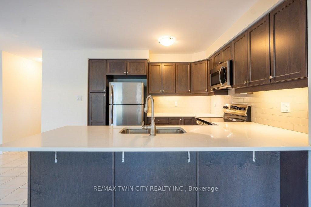 Photo 17 of Unit 20, 455 Guelph Avenue, Cambridge, Silver Heights — HOMEH