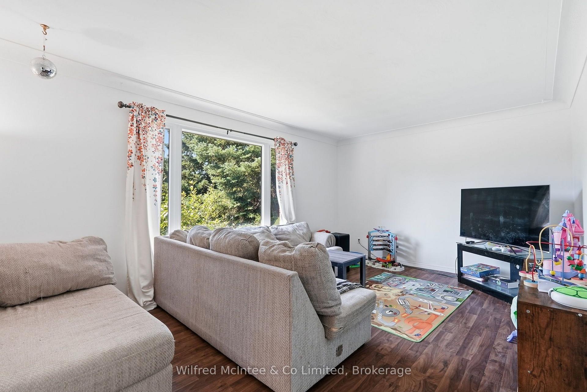 Photo 9 of 3 Bradley Street, Arran-Elderslie — HOMEH