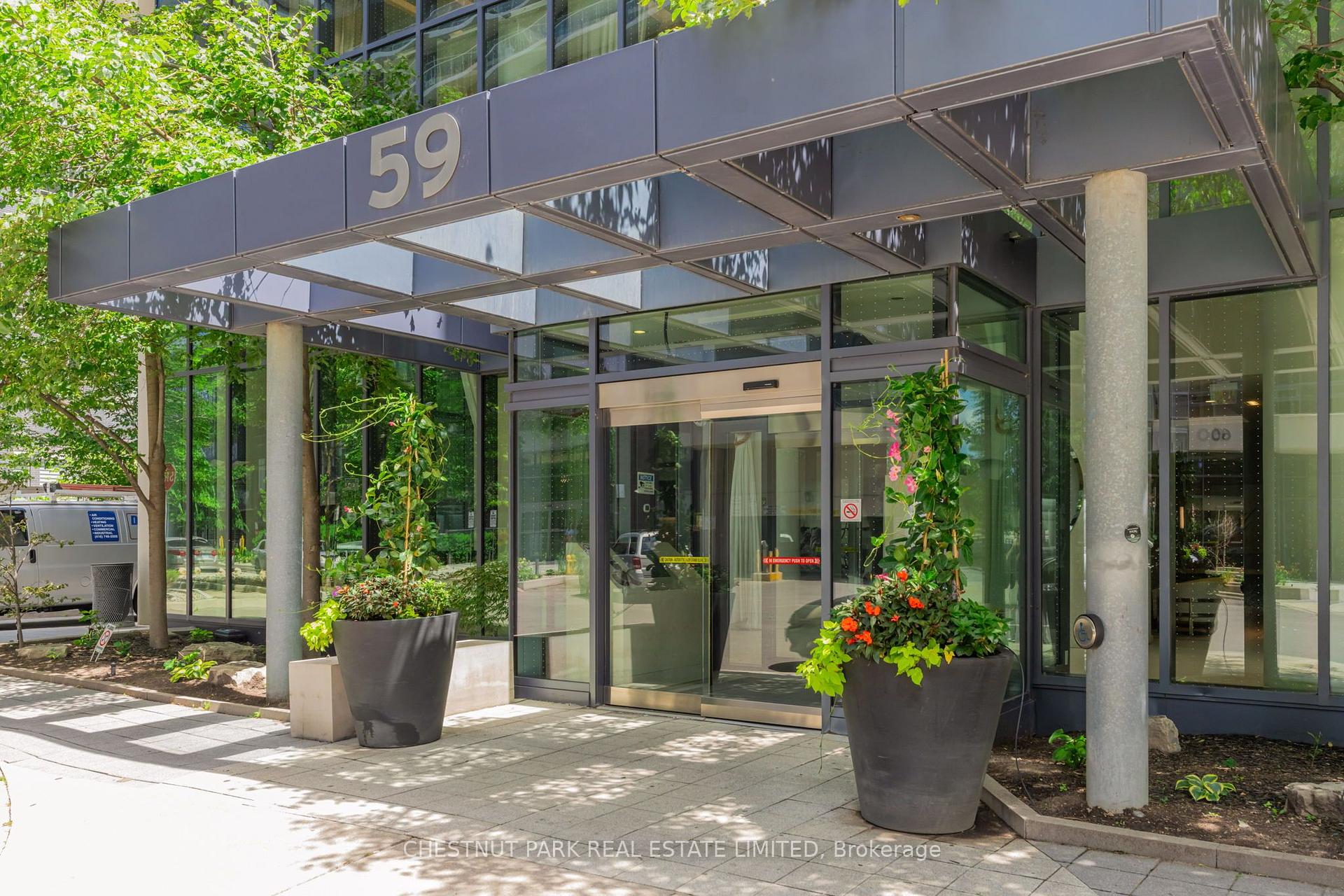 Photo 2 of Unit 807, 59 Annie Craig Drive, Etobicoke, Mimico — HOMEH