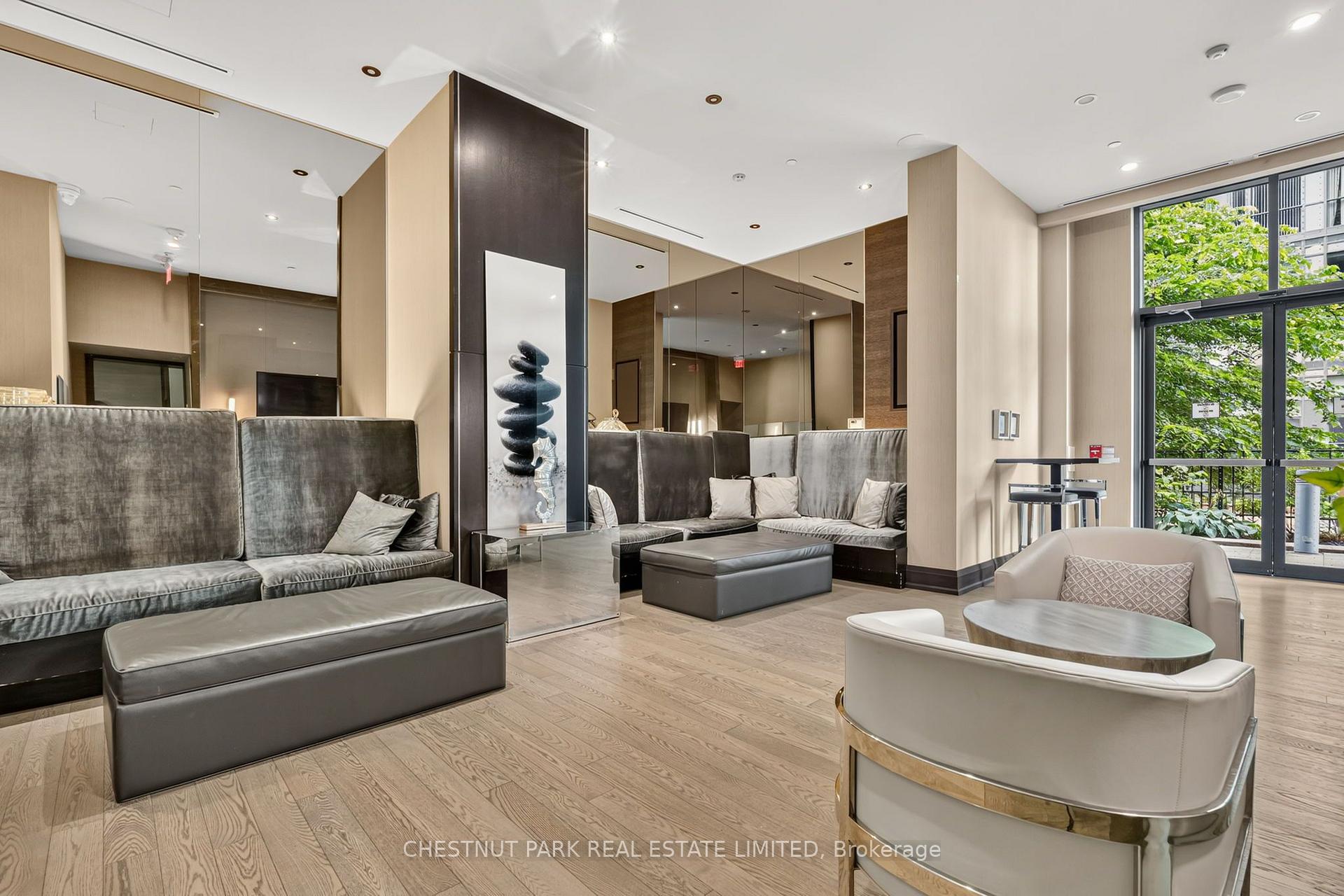 Photo 3 of Unit 807, 59 Annie Craig Drive, Etobicoke, Mimico — HOMEH