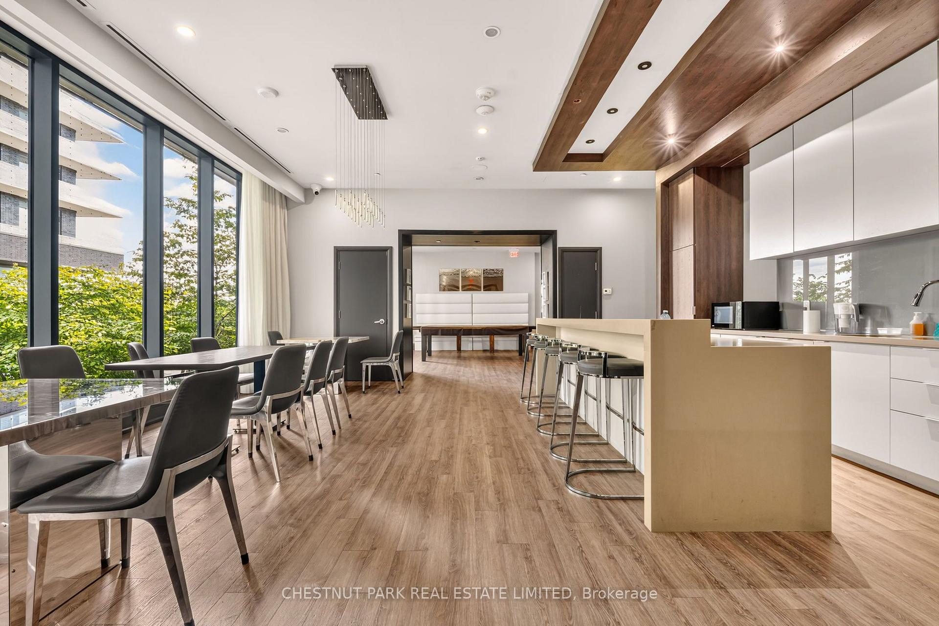 Photo 4 of Unit 807, 59 Annie Craig Drive, Etobicoke, Mimico — HOMEH