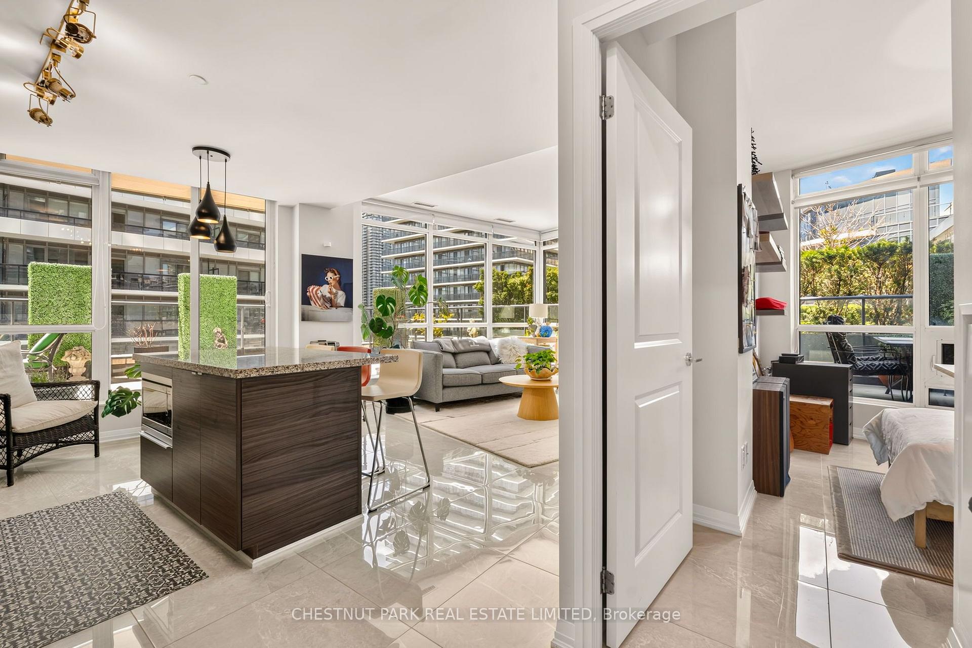 Photo 8 of Unit 807, 59 Annie Craig Drive, Etobicoke, Mimico — HOMEH