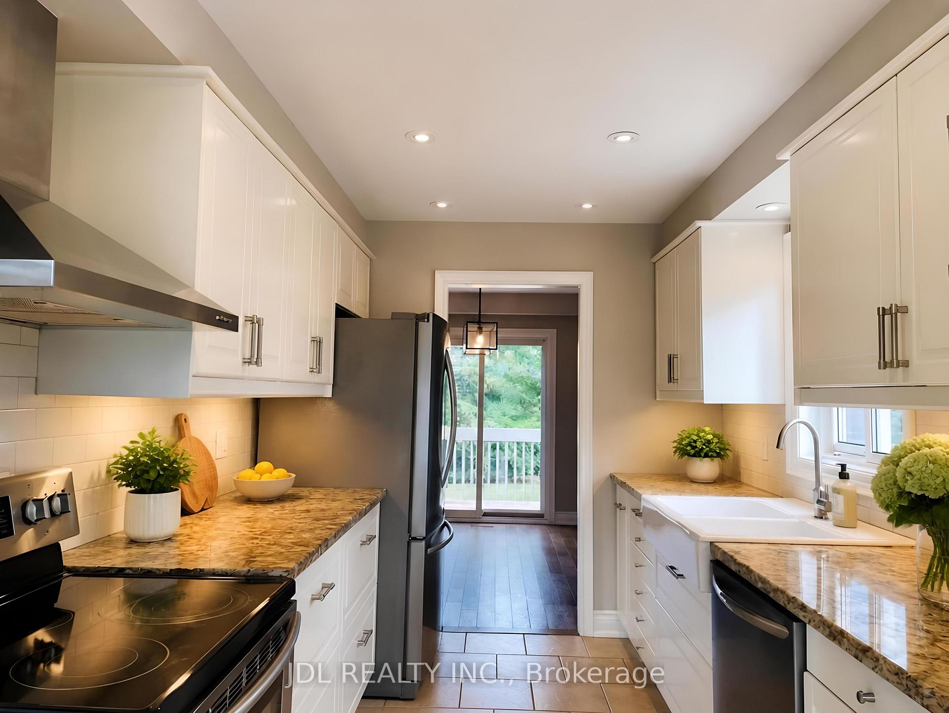 Photo 8 of 163 Carrick Upper Avenue, Georgina, Keswick North — HOMEH