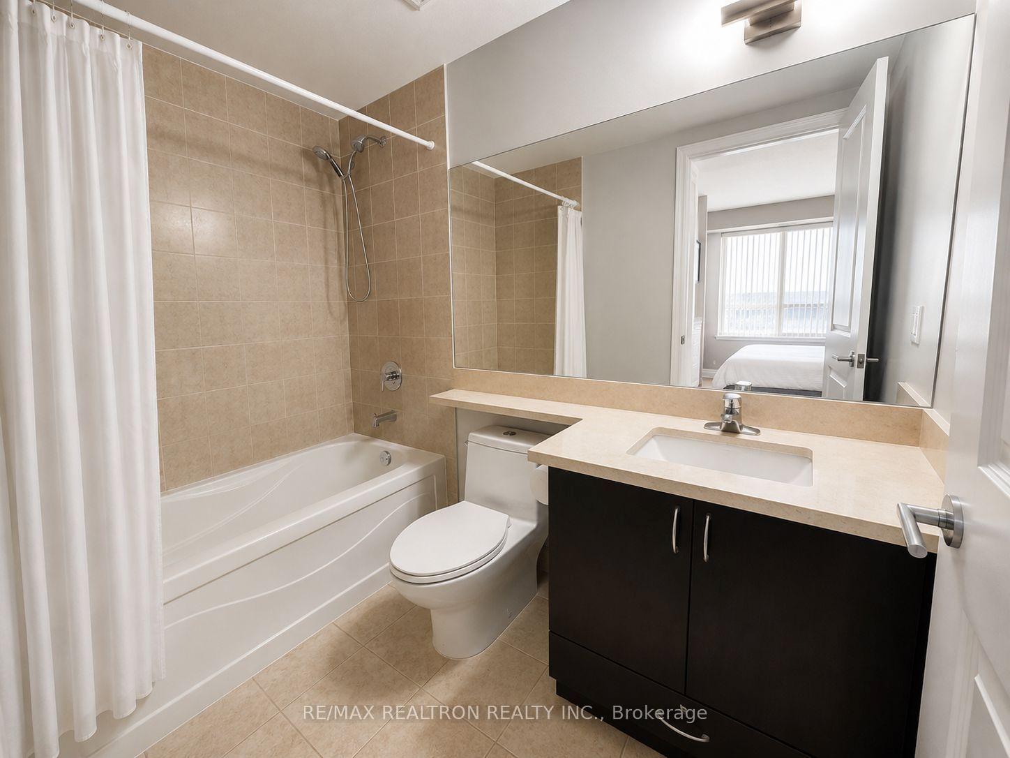 Photo 8 of Unit 206, 57 Upper Duke Crescent, Markham, Unionville — HOMEH