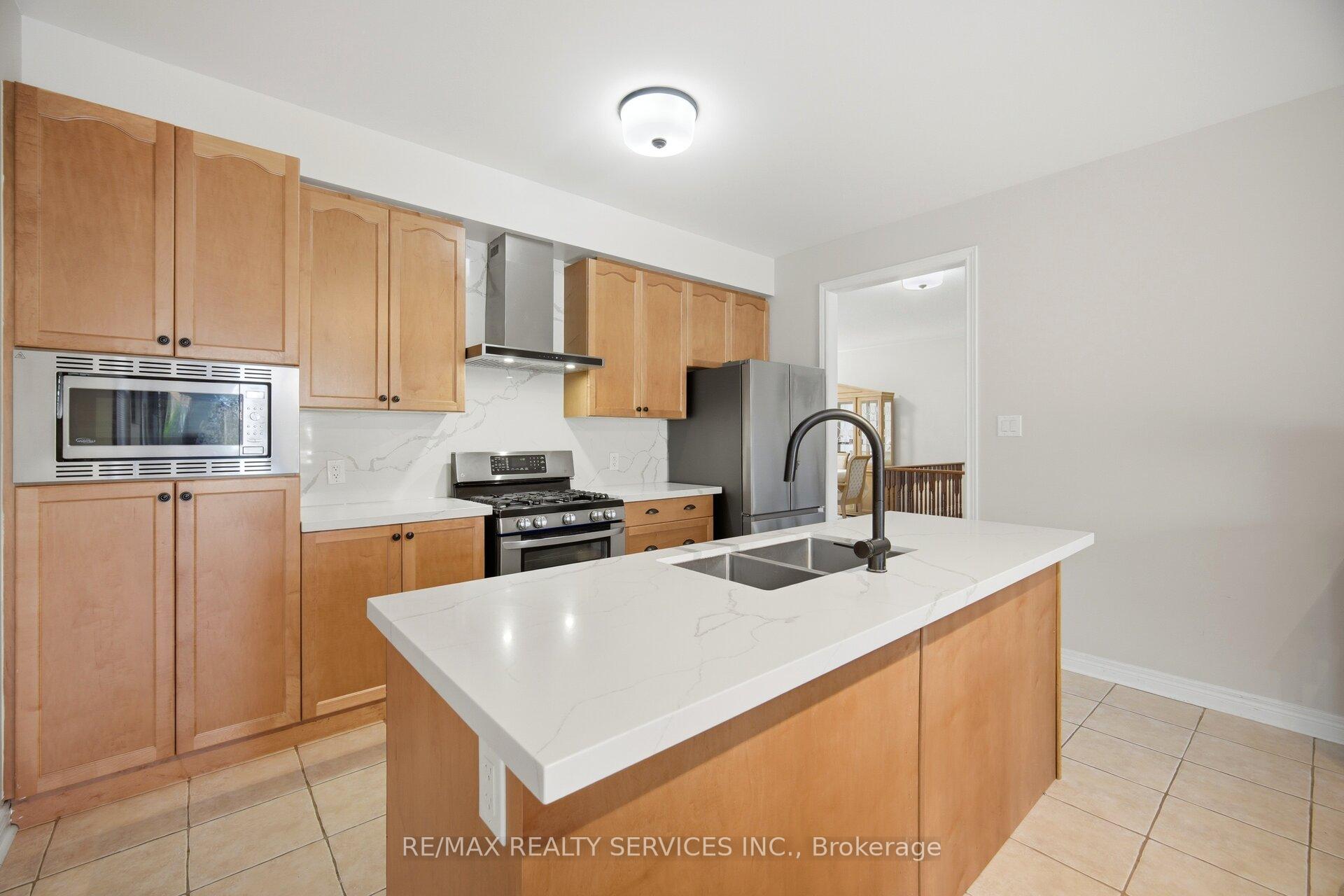 Photo 7 of 52 Atchison Drive, Caledon, Caledon East — HOMEH