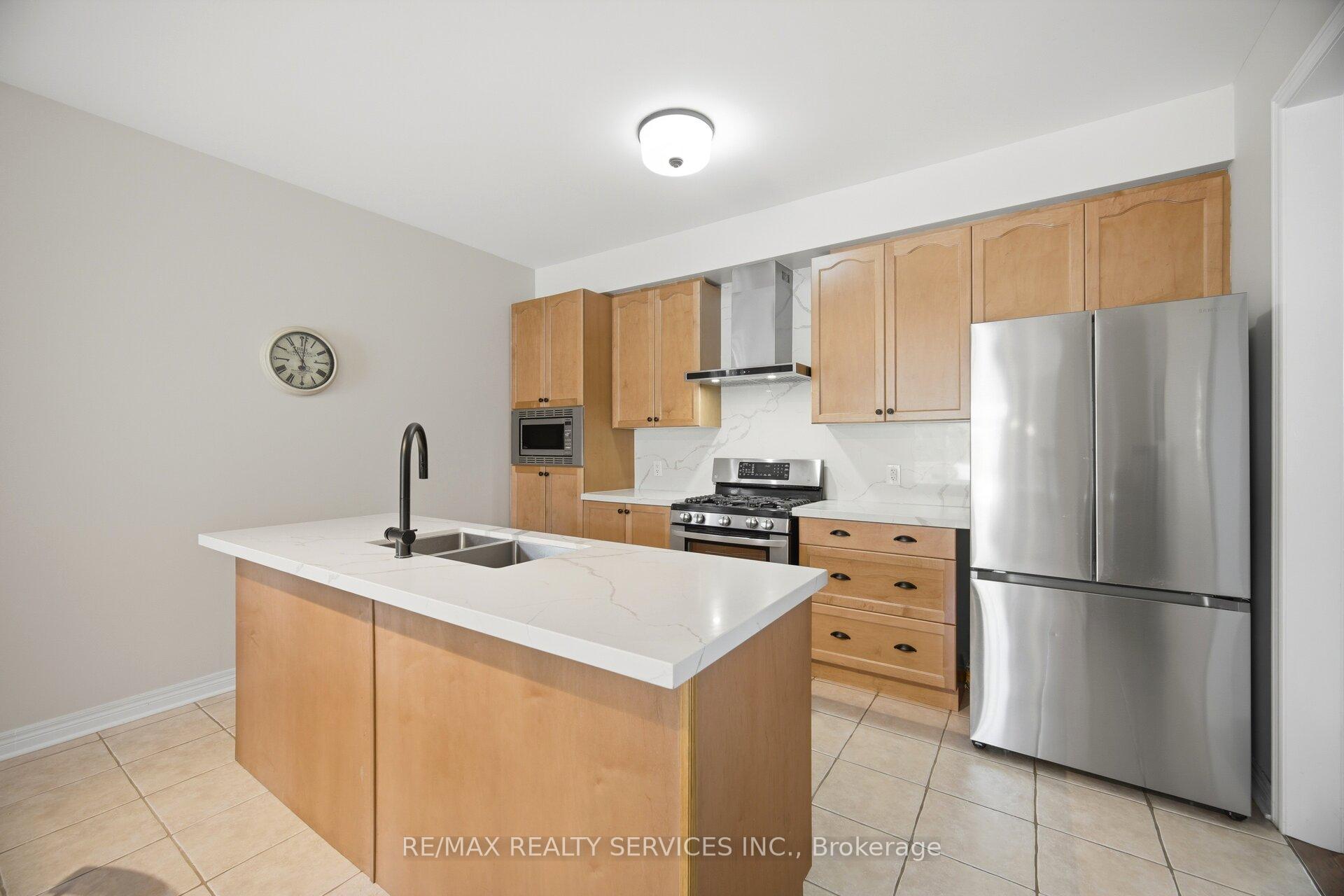 Photo 10 of 52 Atchison Drive, Caledon, Caledon East — HOMEH