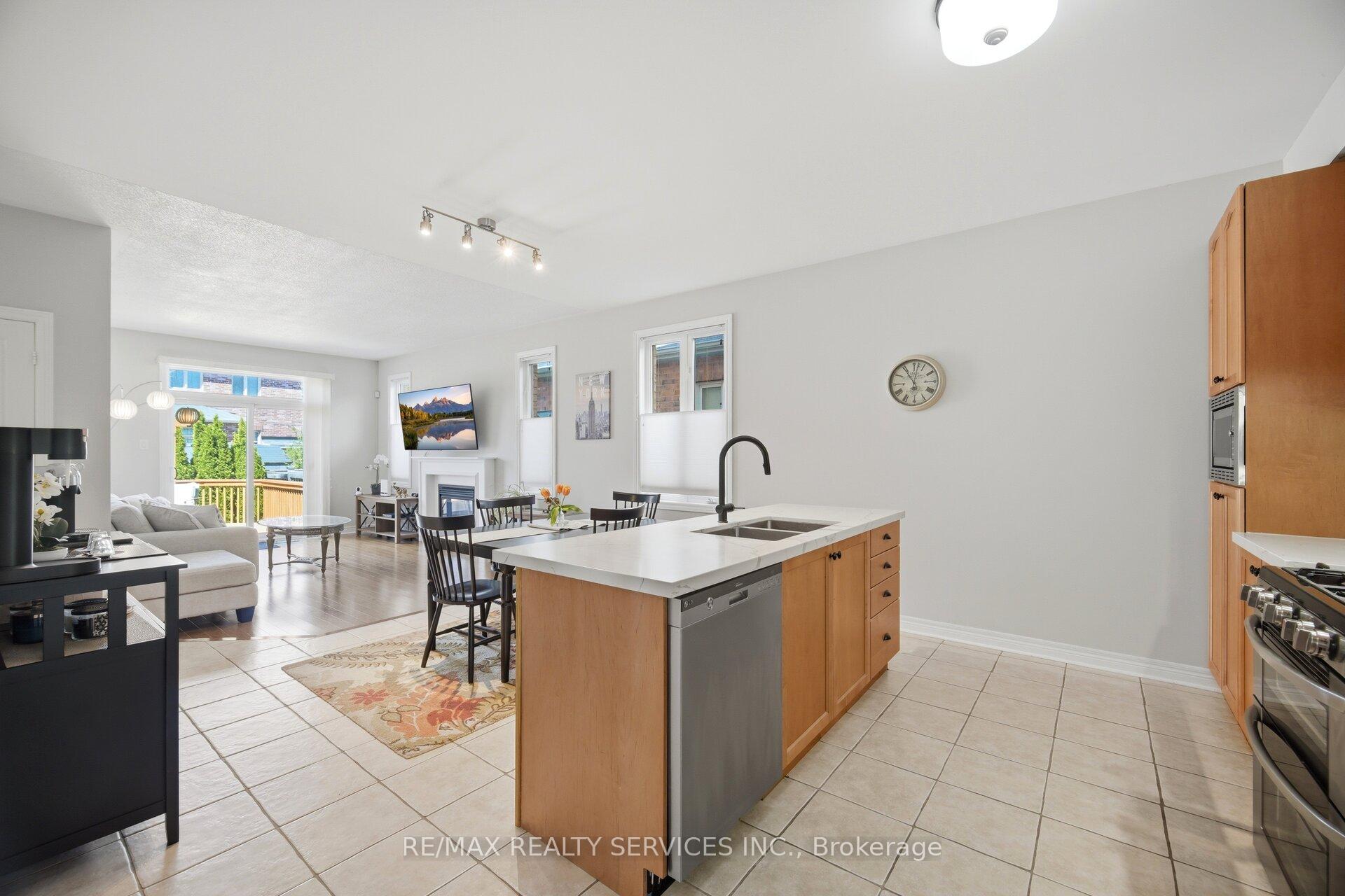 Photo 12 of 52 Atchison Drive, Caledon, Caledon East — HOMEH