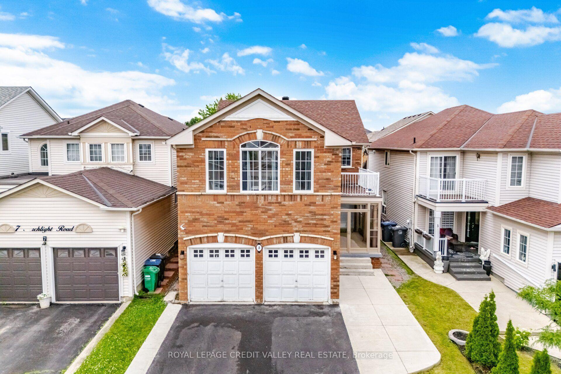 Photo 2 of 5 Porchlight Road, Brampton, Fletcher's Creek Village — HOMEH