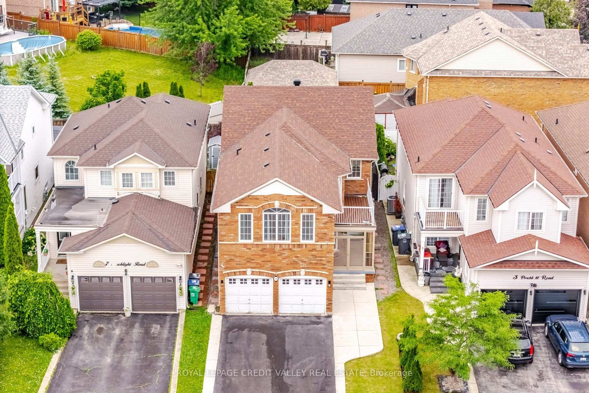Photo 3 of 5 Porchlight Road, Brampton, Fletcher's Creek Village — HOMEH