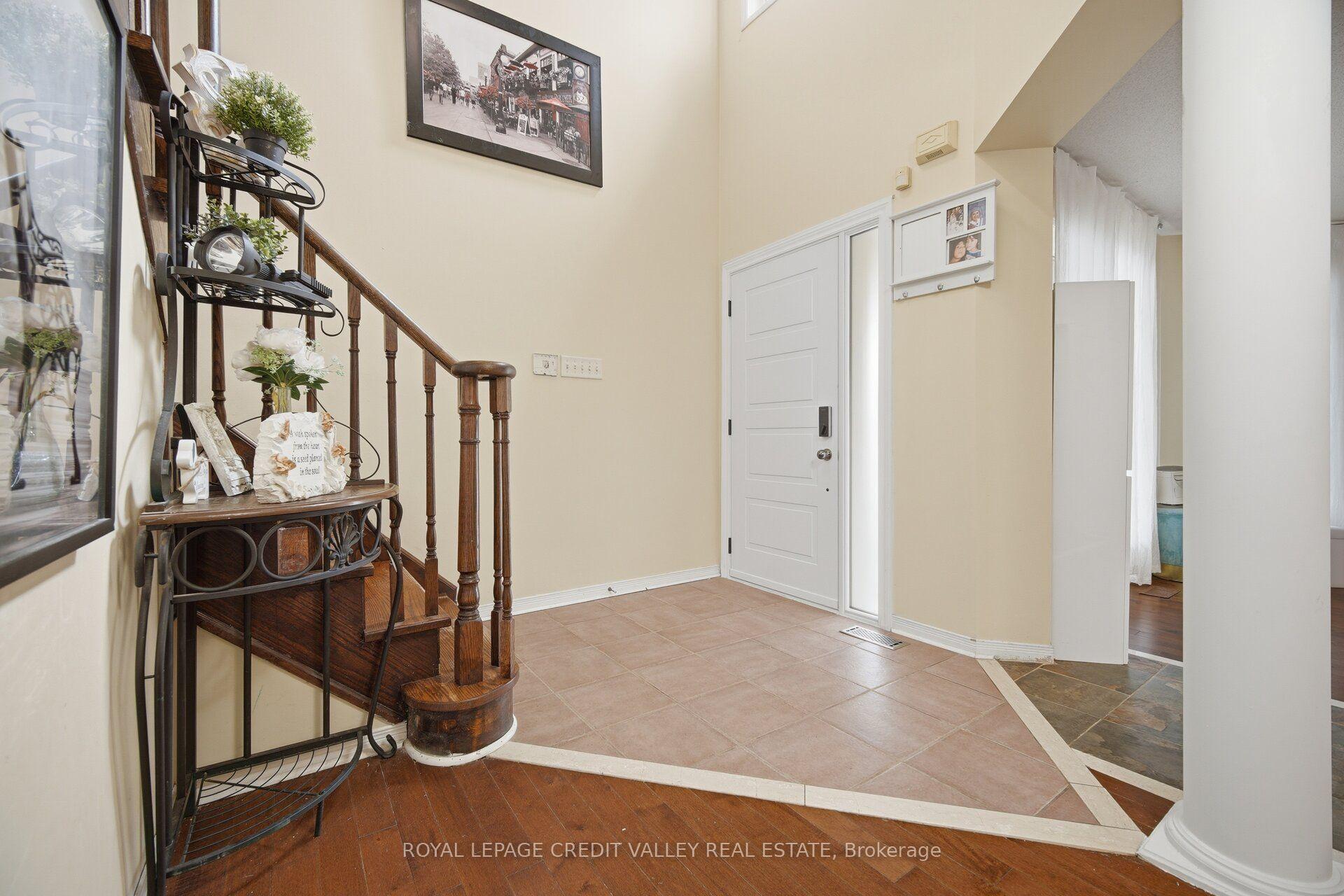 Photo 6 of 5 Porchlight Road, Brampton, Fletcher's Creek Village — HOMEH