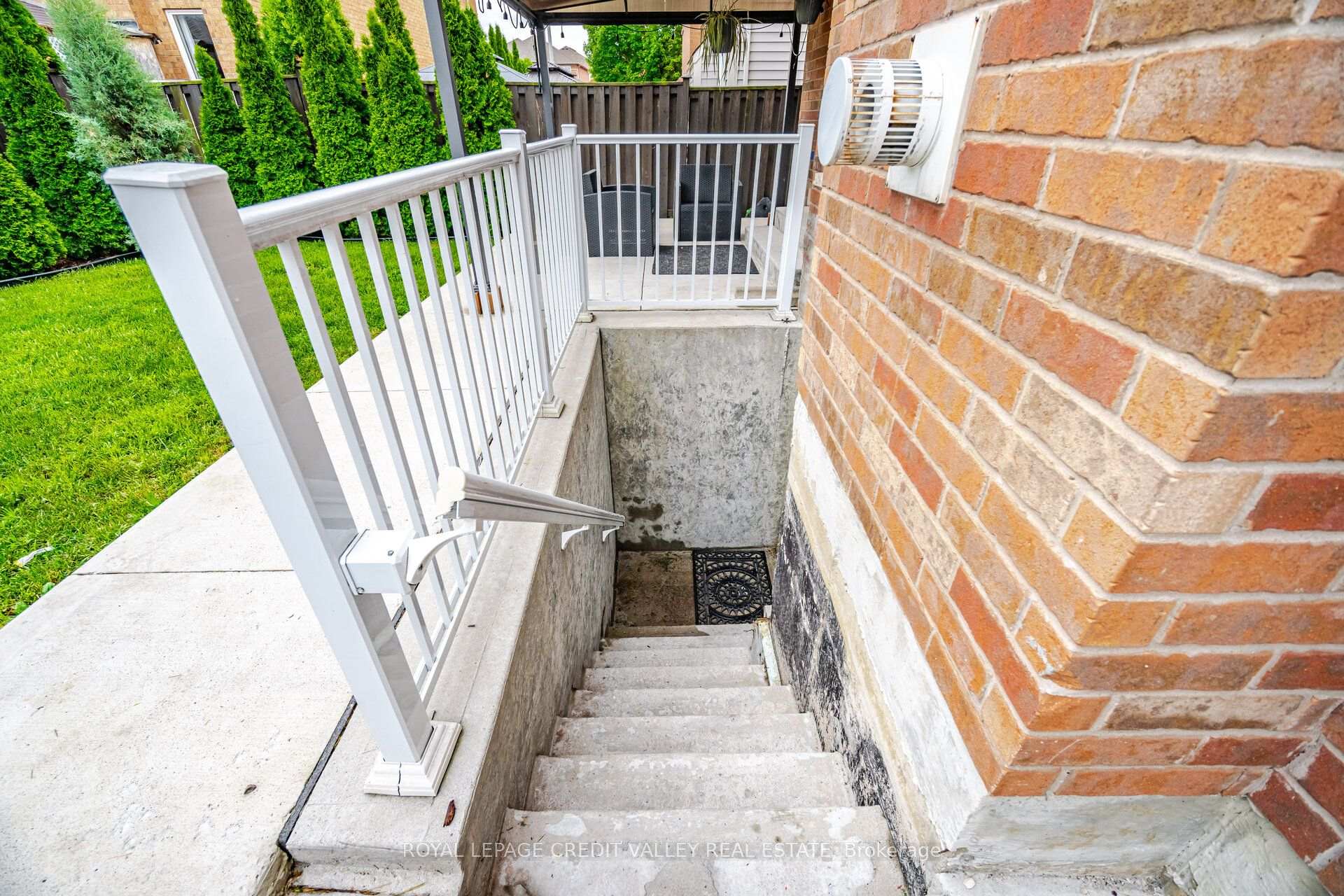 Photo 34 of 5 Porchlight Road, Brampton, Fletcher's Creek Village — HOMEH