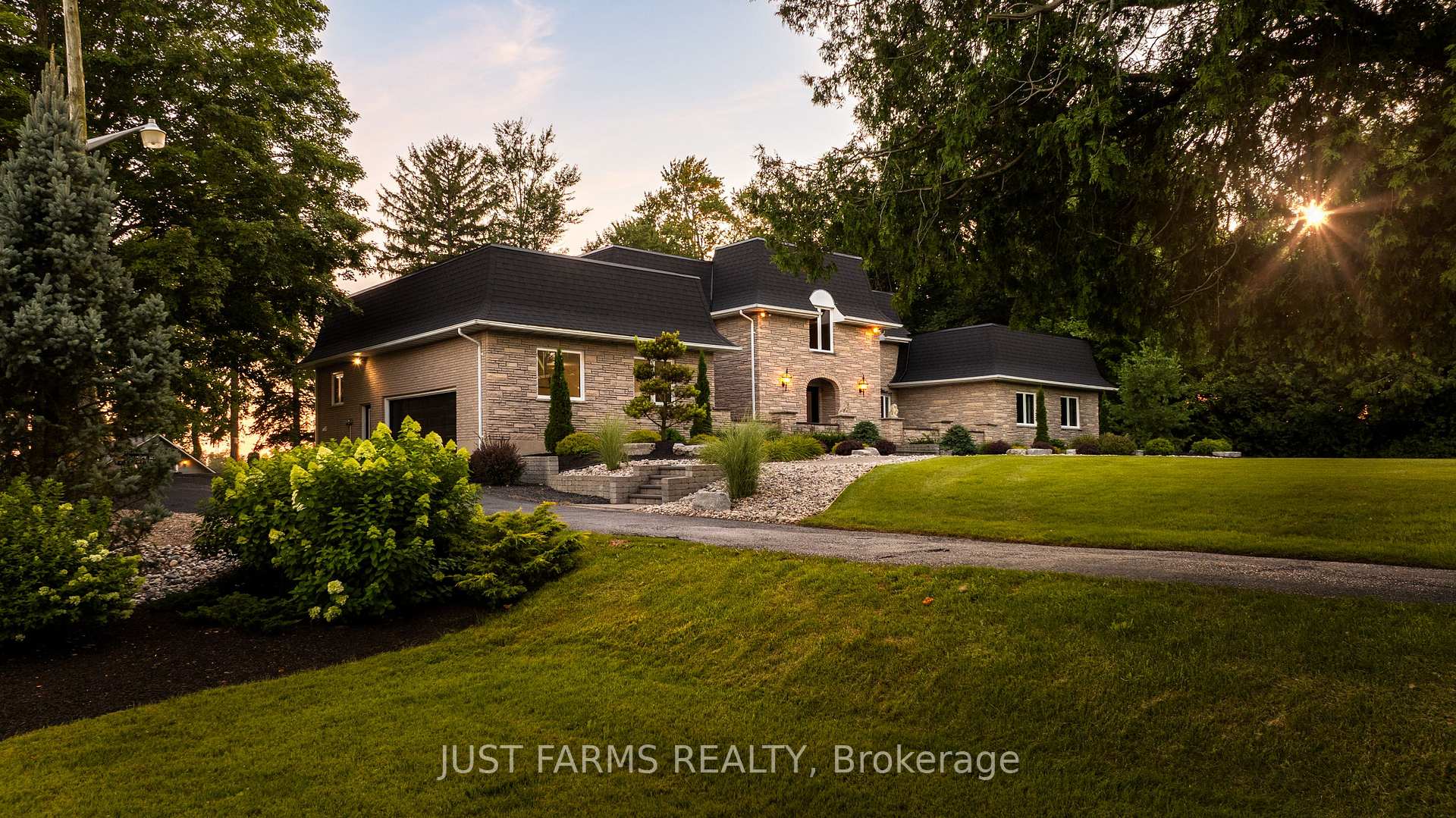 Photo 3 of 23923 Sutherland Road, Strathroy-Caradoc, Mount Brydges — HOMEH