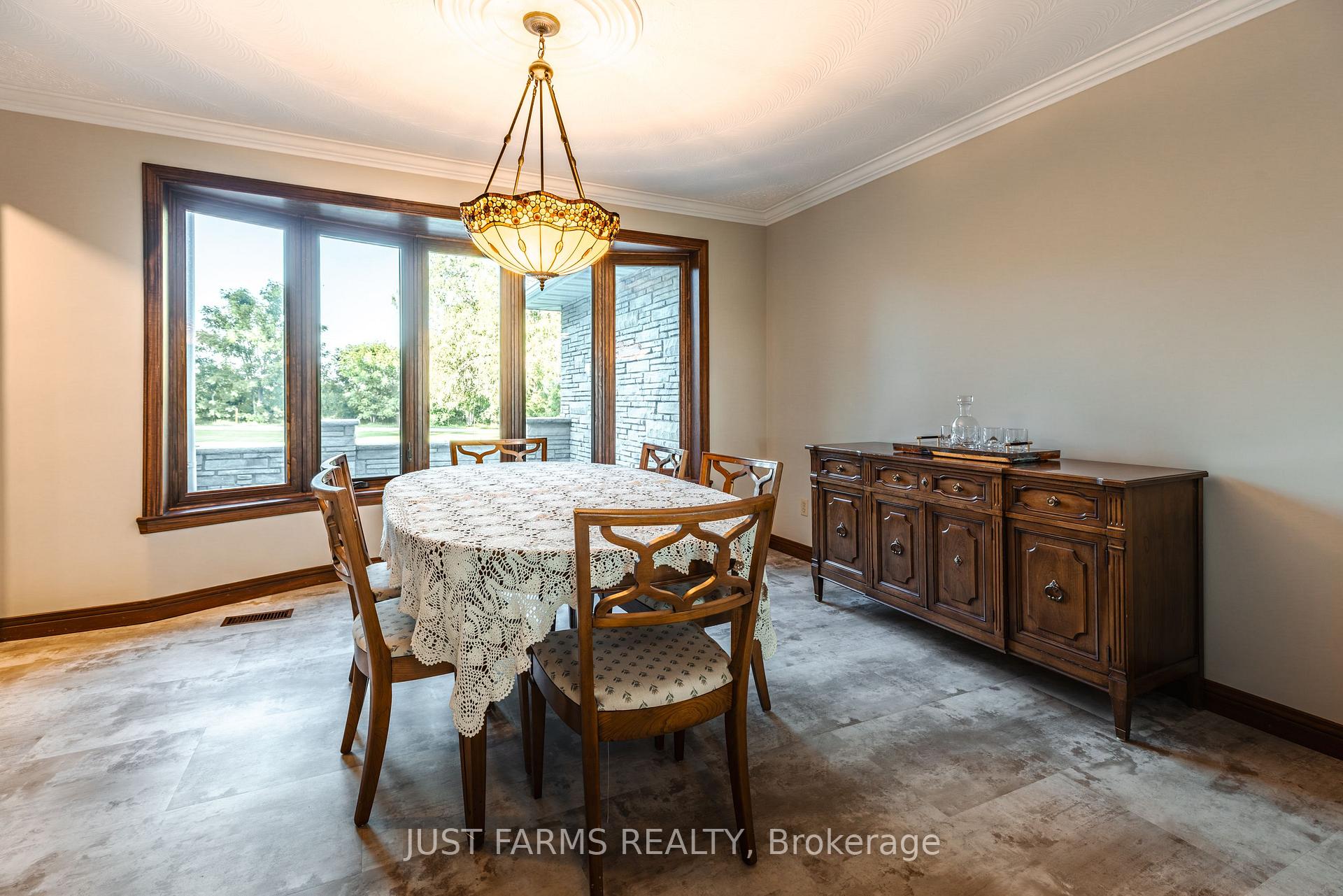 Photo 13 of 23923 Sutherland Road, Strathroy-Caradoc, Mount Brydges — HOMEH