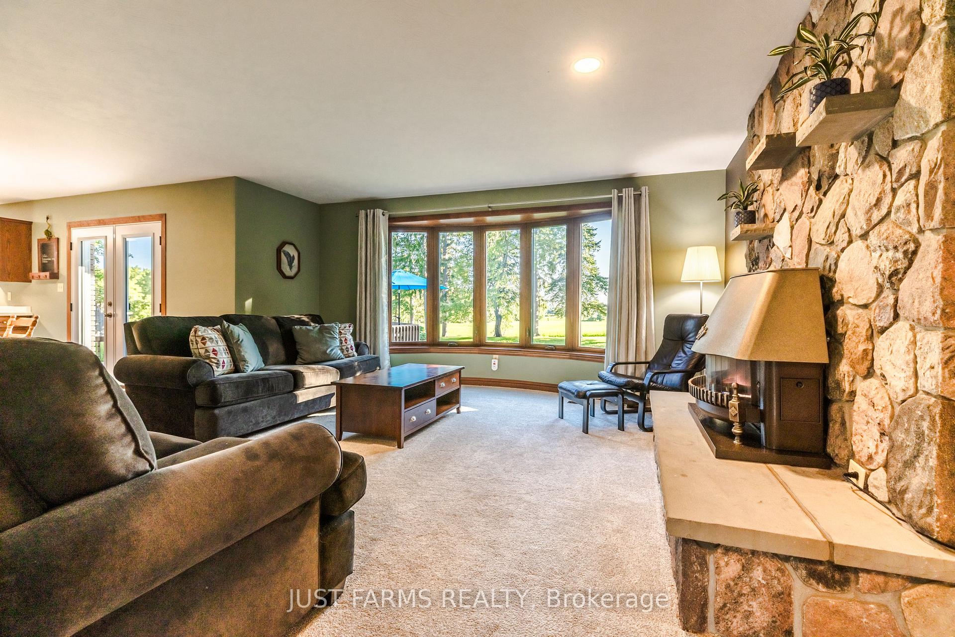 Photo 17 of 23923 Sutherland Road, Strathroy-Caradoc, Mount Brydges — HOMEH
