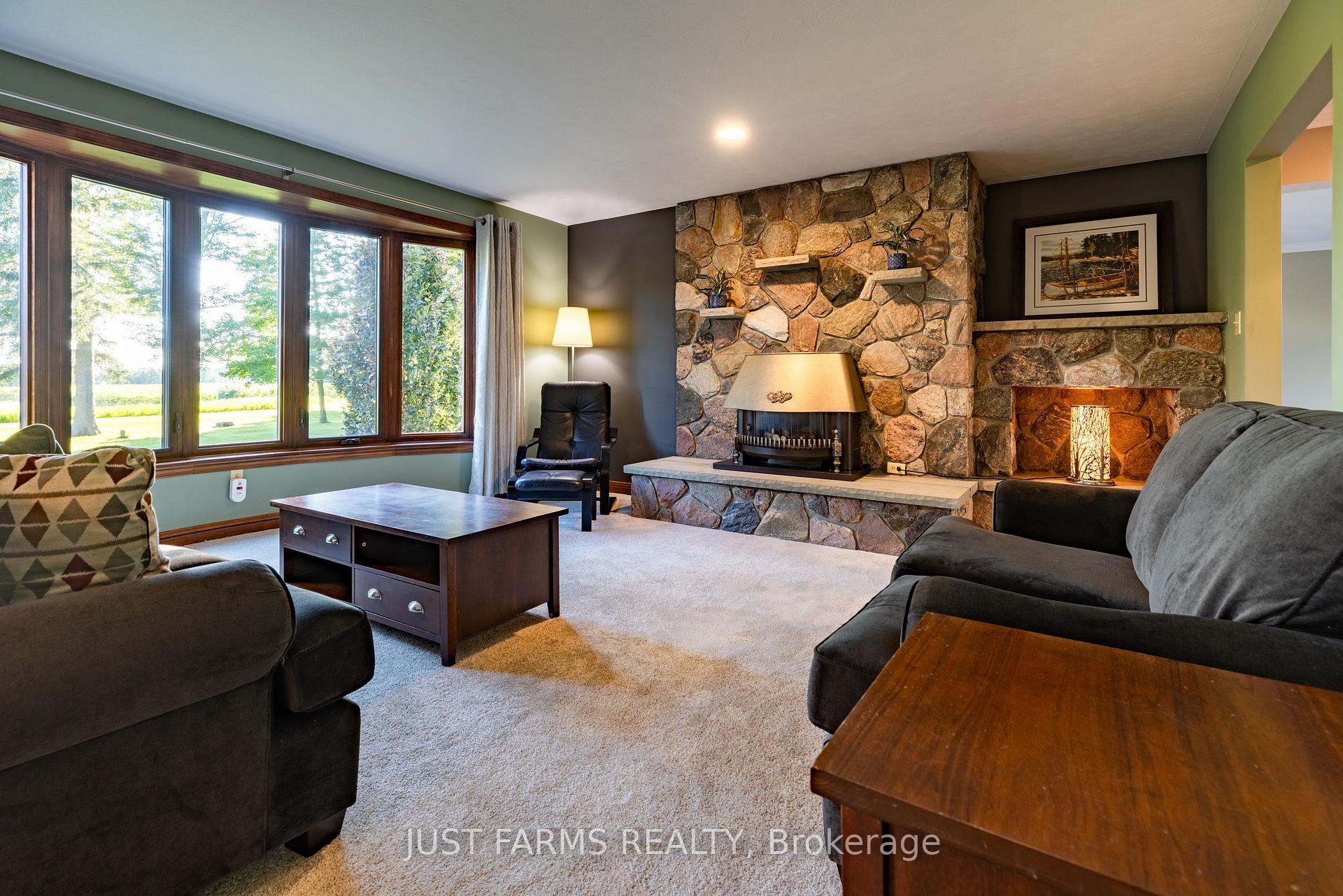 Photo 18 of 23923 Sutherland Road, Strathroy-Caradoc, Mount Brydges — HOMEH