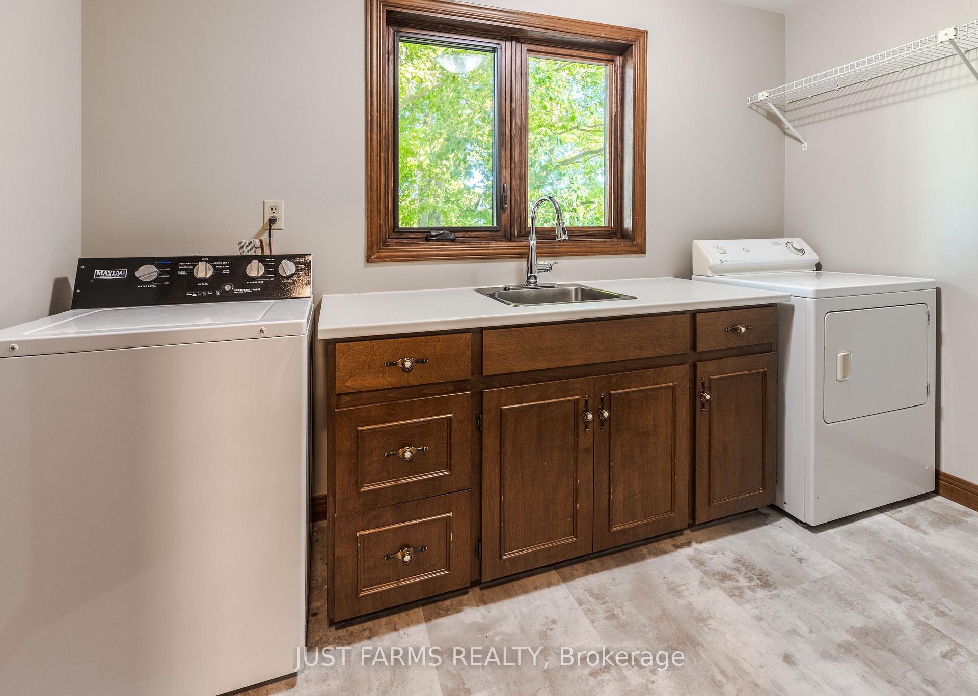 Photo 19 of 23923 Sutherland Road, Strathroy-Caradoc, Mount Brydges — HOMEH