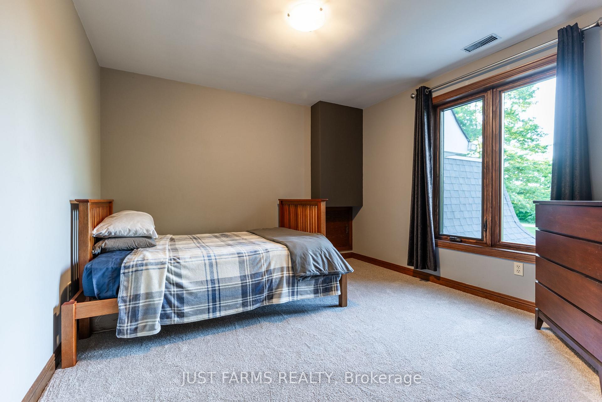 Photo 30 of 23923 Sutherland Road, Strathroy-Caradoc, Mount Brydges — HOMEH
