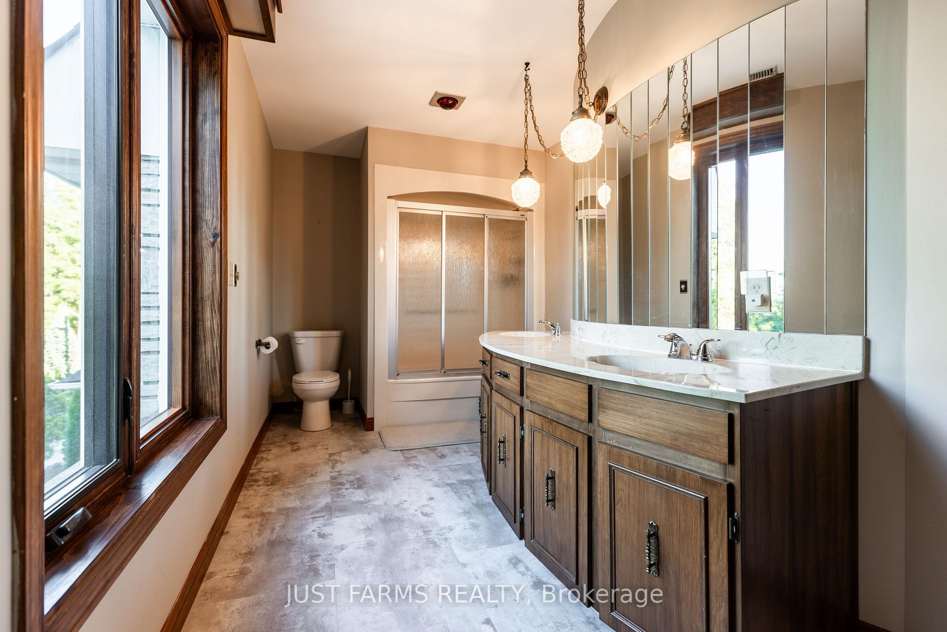 Photo 31 of 23923 Sutherland Road, Strathroy-Caradoc, Mount Brydges — HOMEH