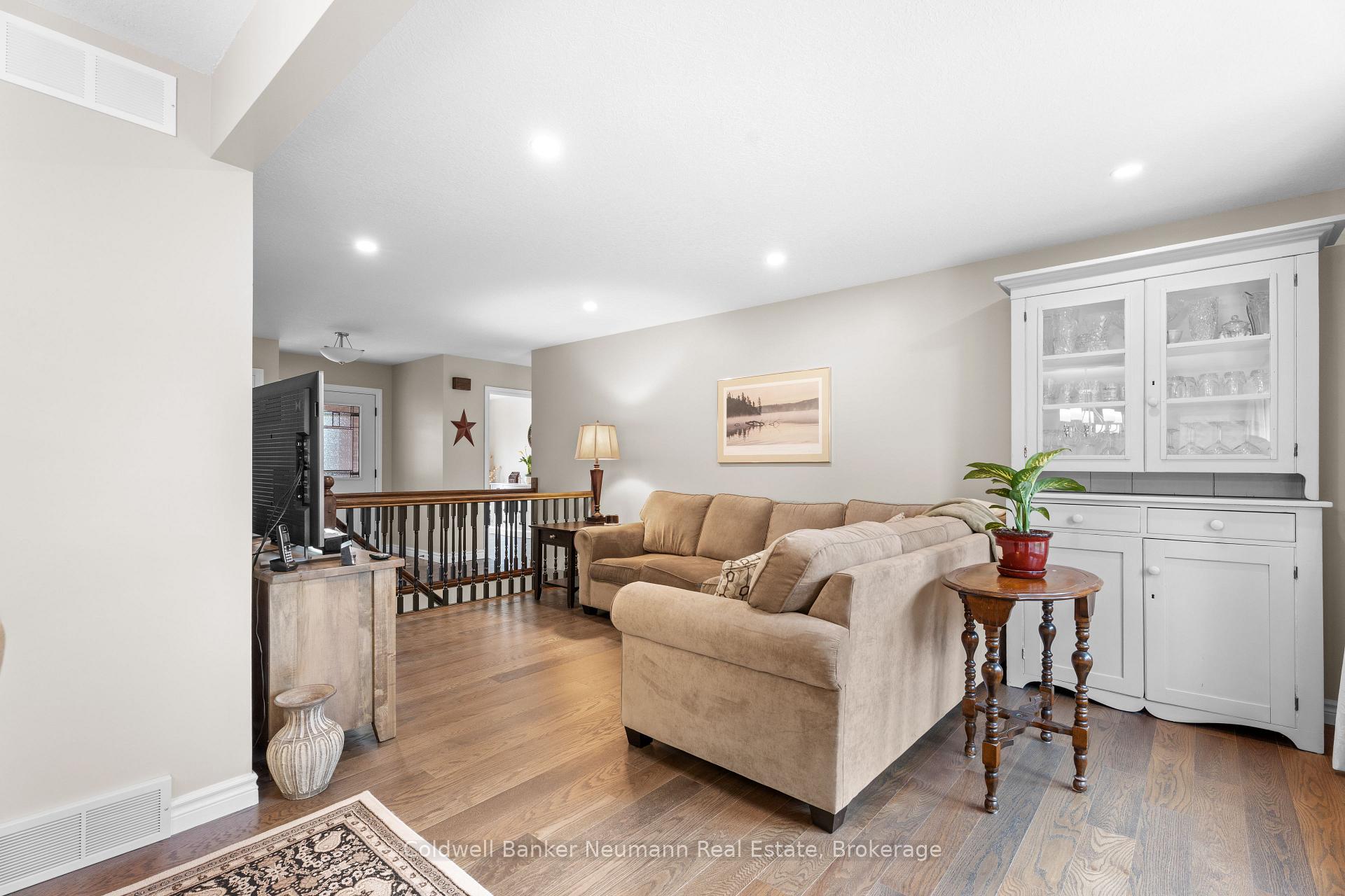 Photo 9 of 28 Keating Drive, Centre Wellington, Elora/Salem — HOMEH