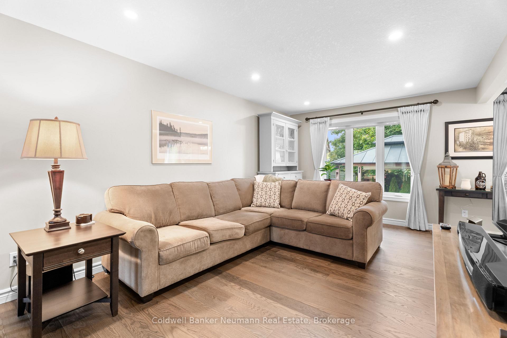 Photo 10 of 28 Keating Drive, Centre Wellington, Elora/Salem — HOMEH