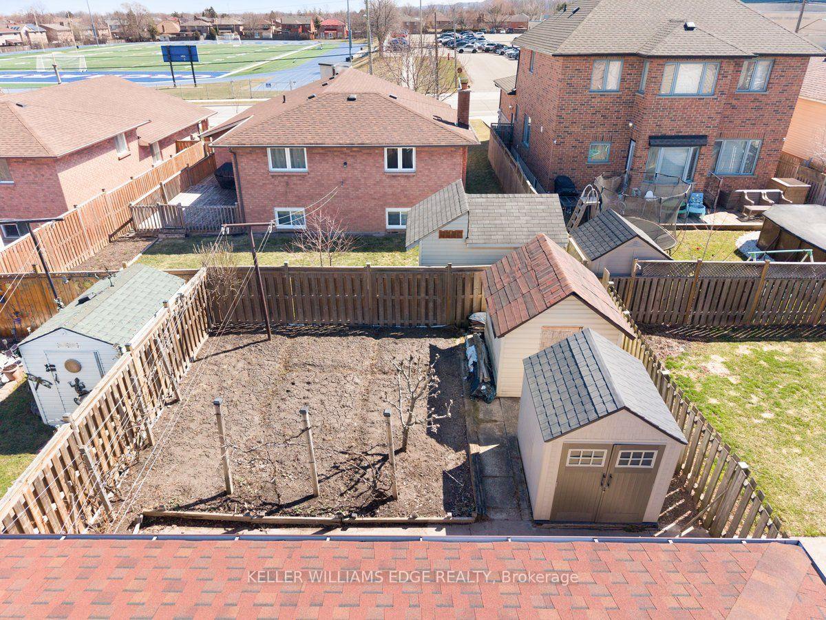 Photo 2 of 45 Juniper Drive, Hamilton, Stoney Creek — HOMEH
