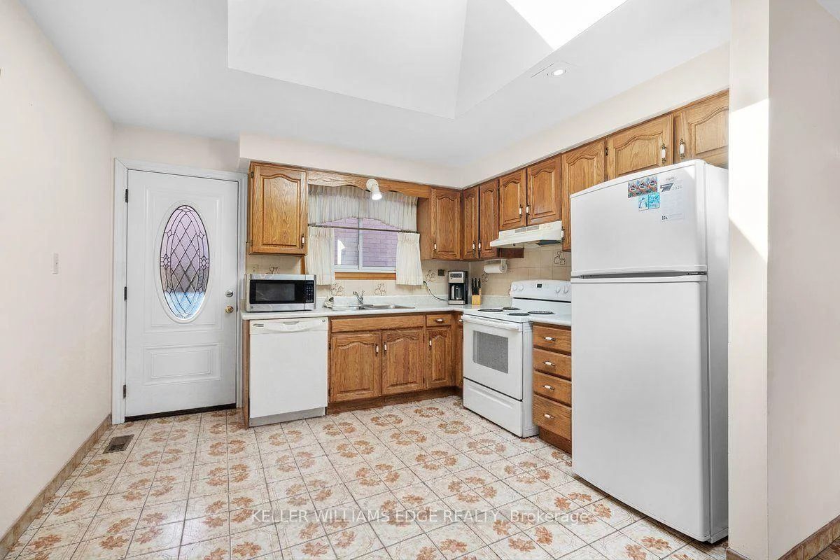 Photo 17 of 45 Juniper Drive, Hamilton, Stoney Creek — HOMEH