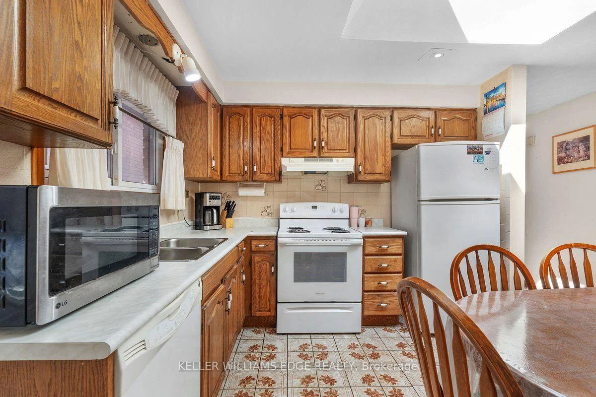 Photo 18 of 45 Juniper Drive, Hamilton, Stoney Creek — HOMEH