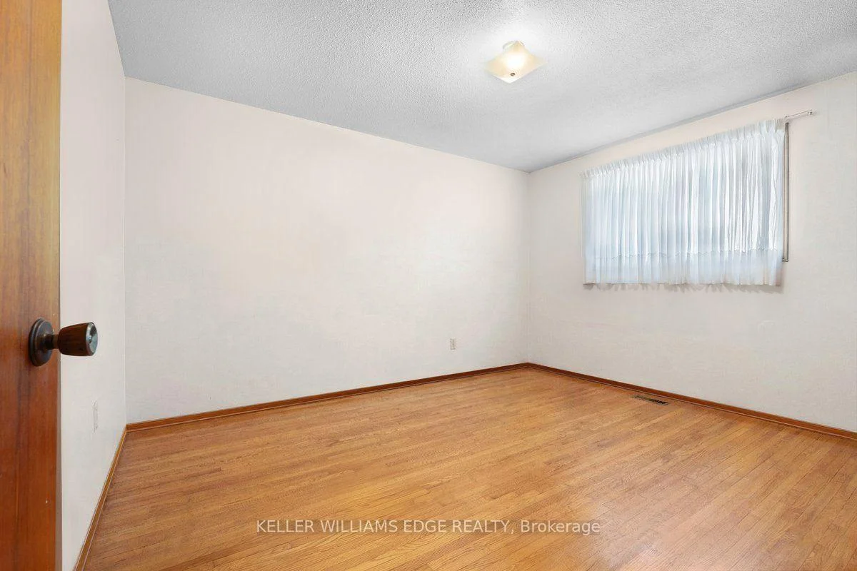 Photo 24 of 45 Juniper Drive, Hamilton, Stoney Creek — HOMEH