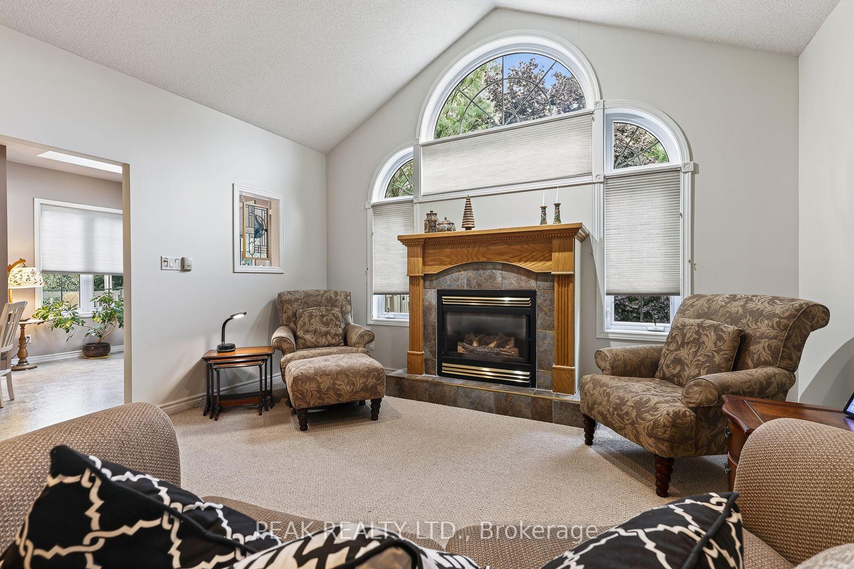 Photo 7 of 92 Shephard Place, Wilmot, New Hamburg — HOMEH