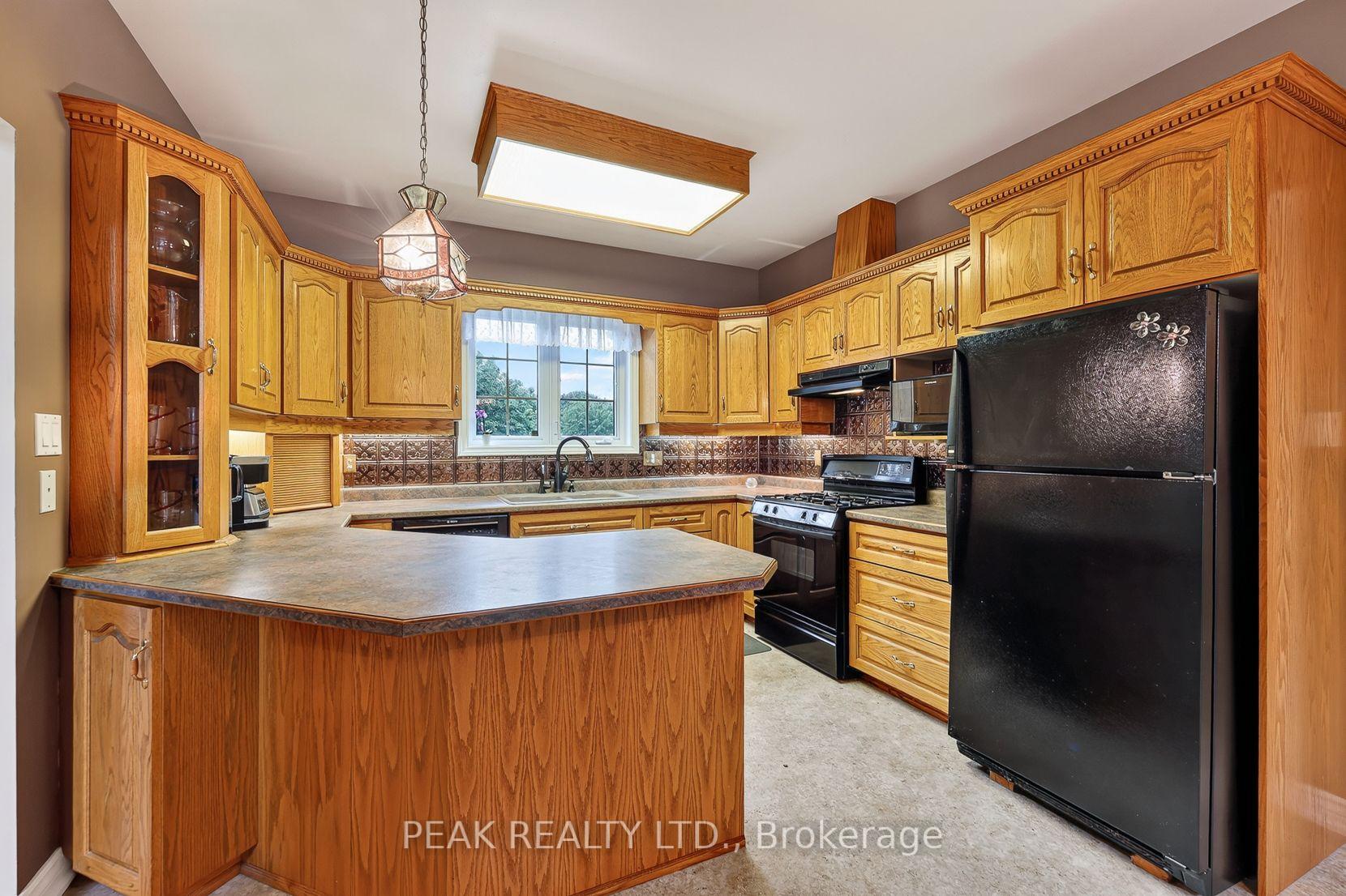 Photo 8 of 92 Shephard Place, Wilmot, New Hamburg — HOMEH