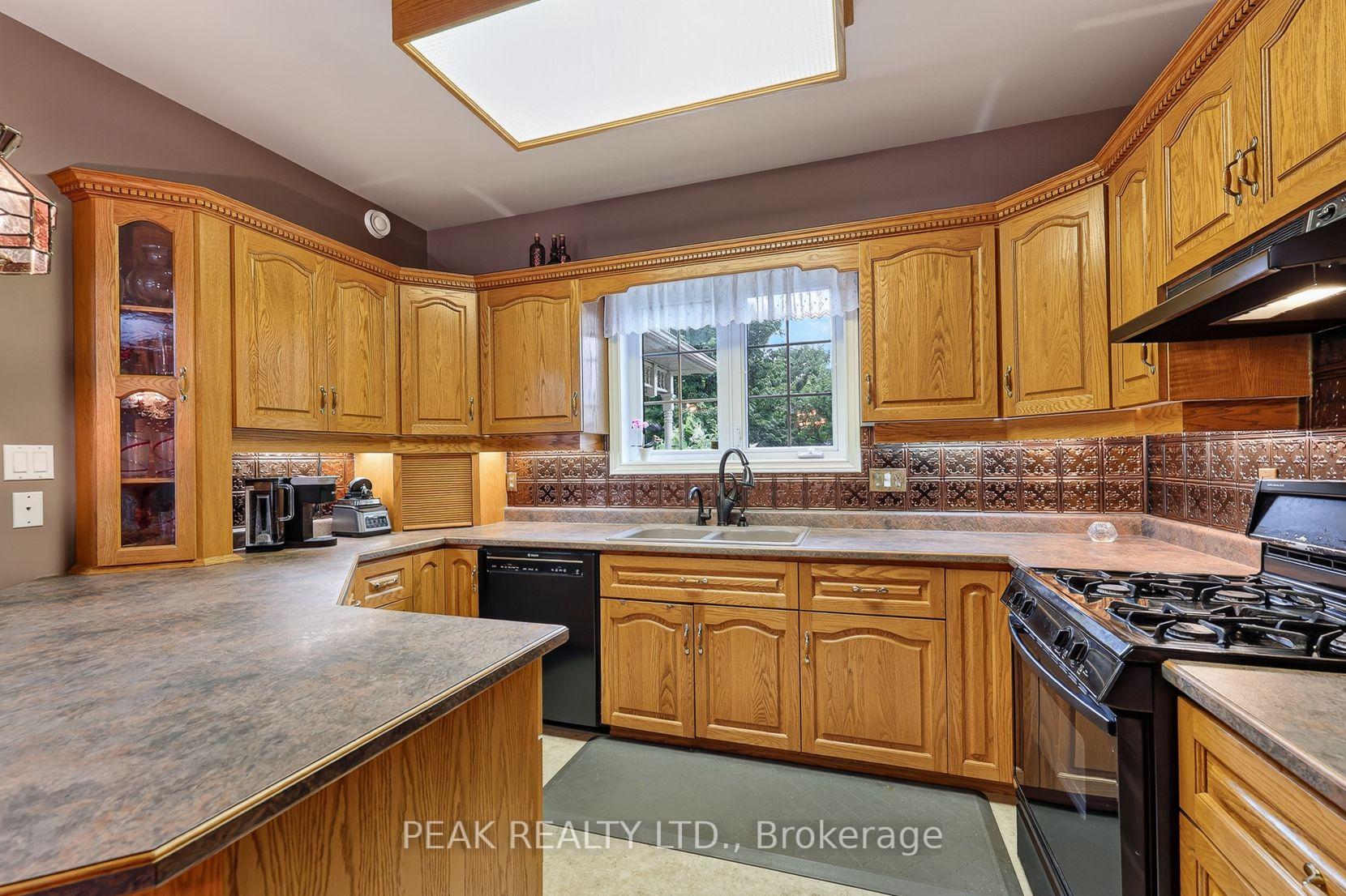 Photo 9 of 92 Shephard Place, Wilmot, New Hamburg — HOMEH
