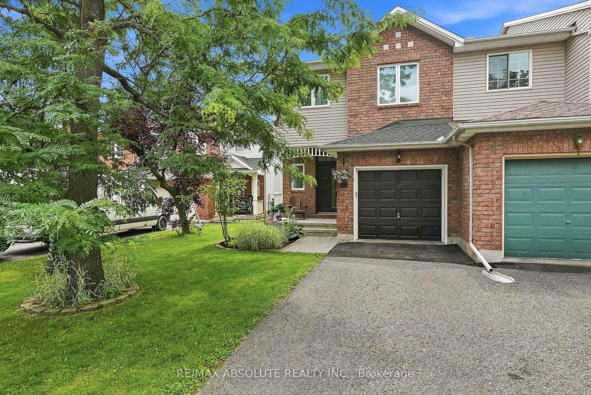 Photo 1 of 26 Milner Downs Crescent, Ottawa, Kanata - Emerald Meadows/Trailwest — HOMEH