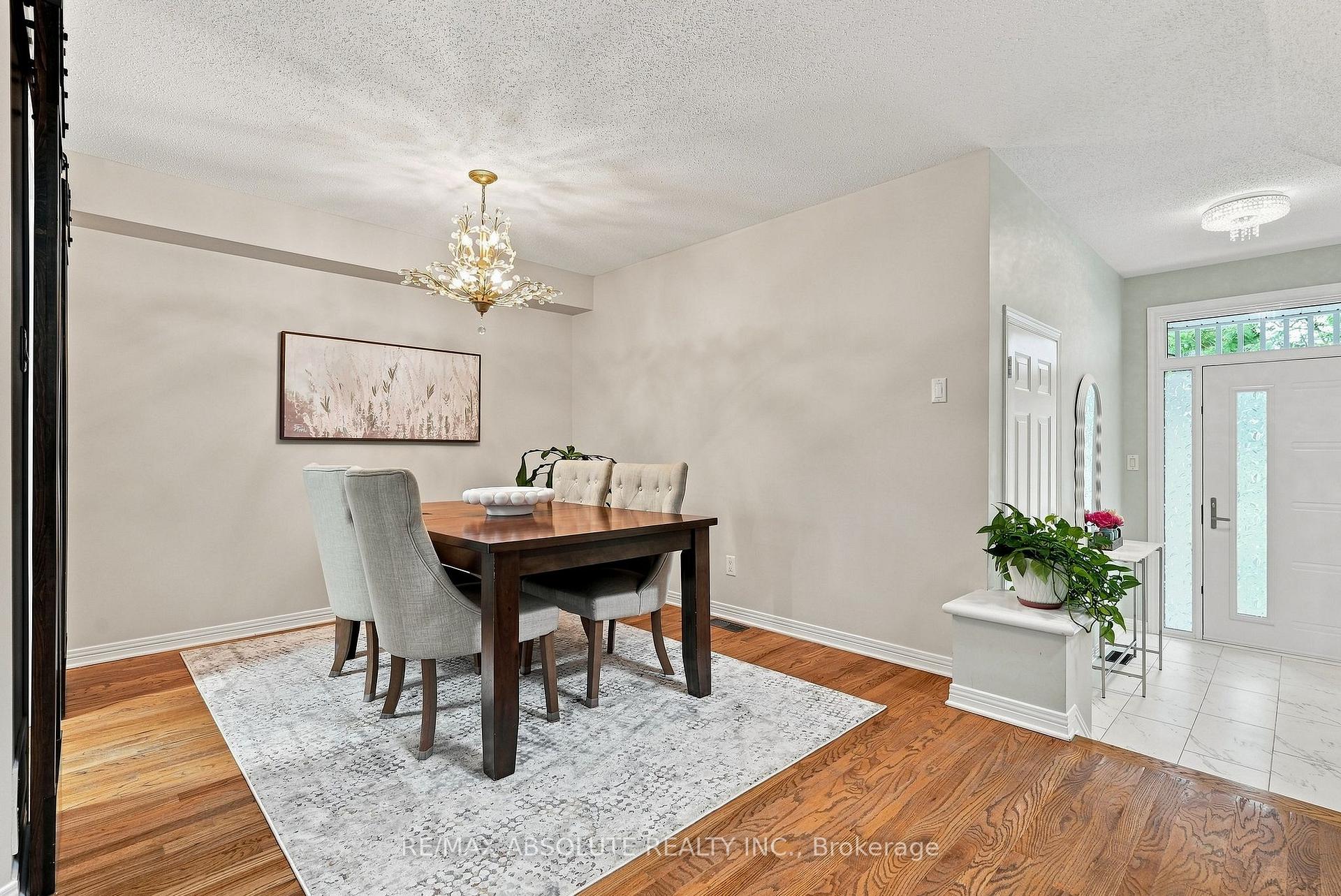 Photo 6 of 26 Milner Downs Crescent, Ottawa, Kanata - Emerald Meadows/Trailwest — HOMEH