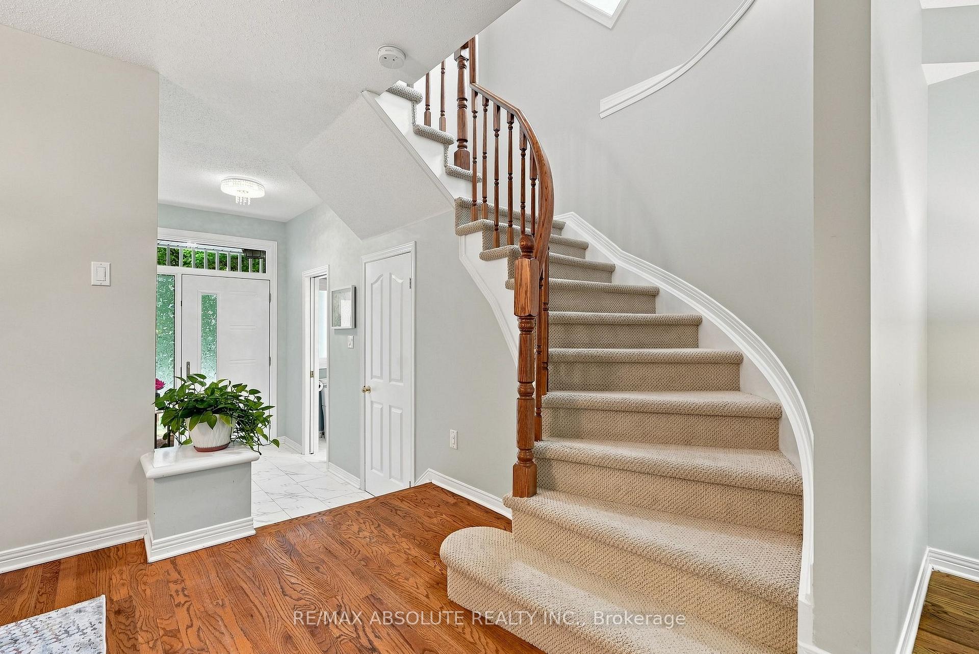 Photo 22 of 26 Milner Downs Crescent, Ottawa, Kanata - Emerald Meadows/Trailwest — HOMEH