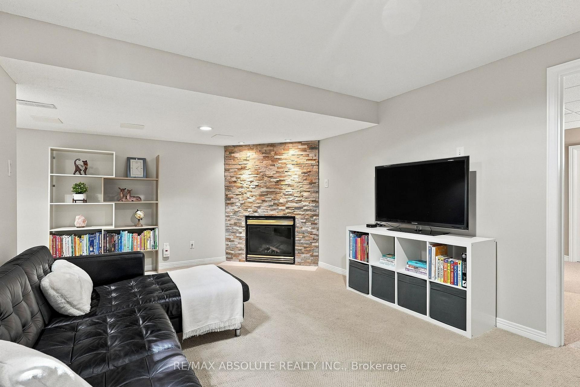 Photo 36 of 26 Milner Downs Crescent, Ottawa, Kanata - Emerald Meadows/Trailwest — HOMEH