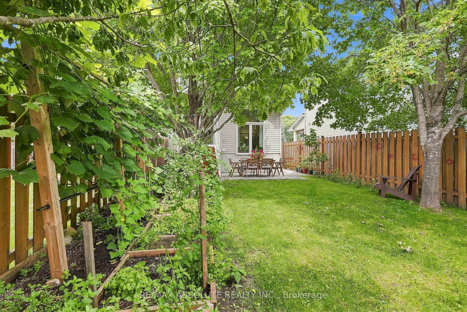 Photo 42 of 26 Milner Downs Crescent, Ottawa, Kanata - Emerald Meadows/Trailwest — HOMEH