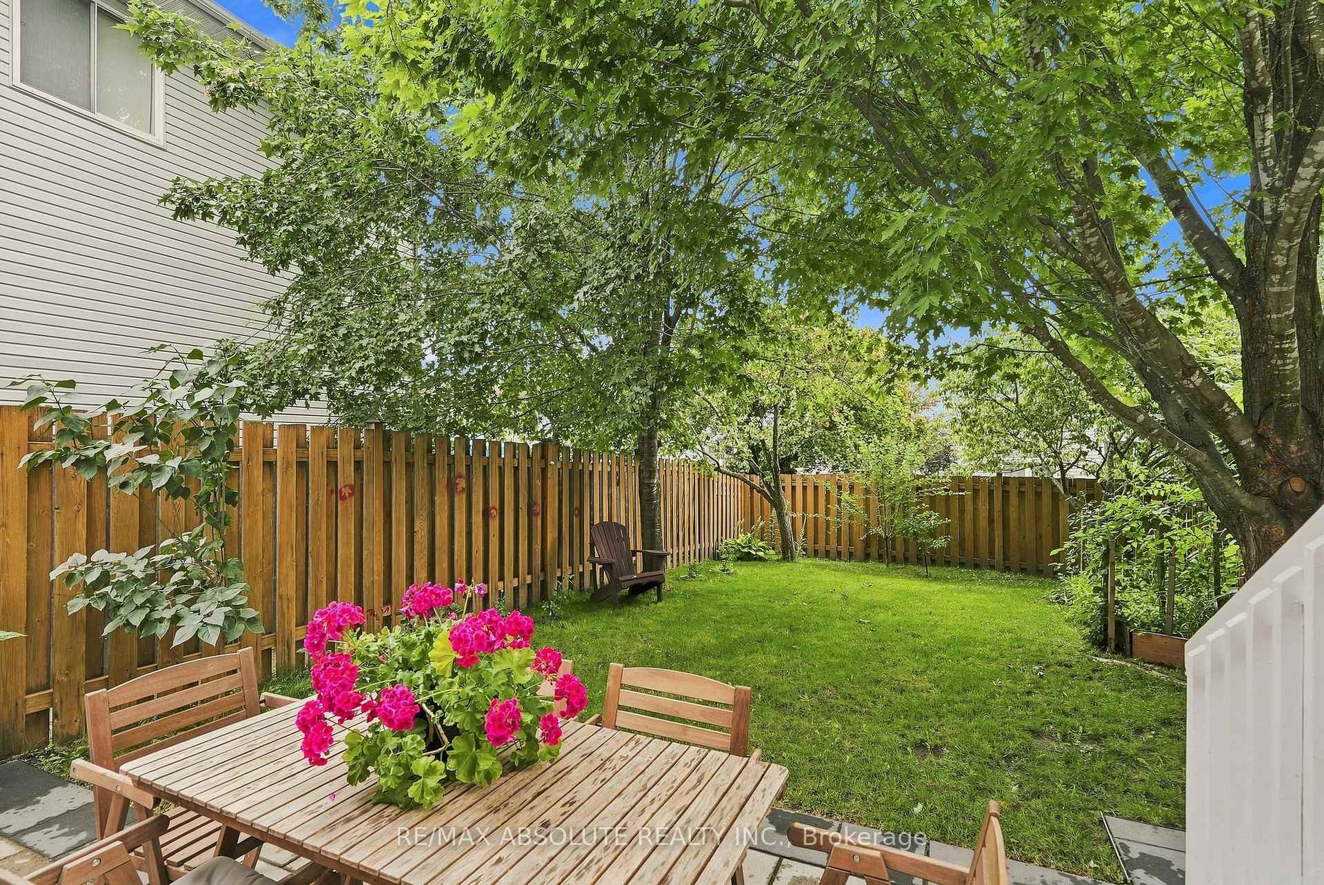Photo 44 of 26 Milner Downs Crescent, Ottawa, Kanata - Emerald Meadows/Trailwest — HOMEH