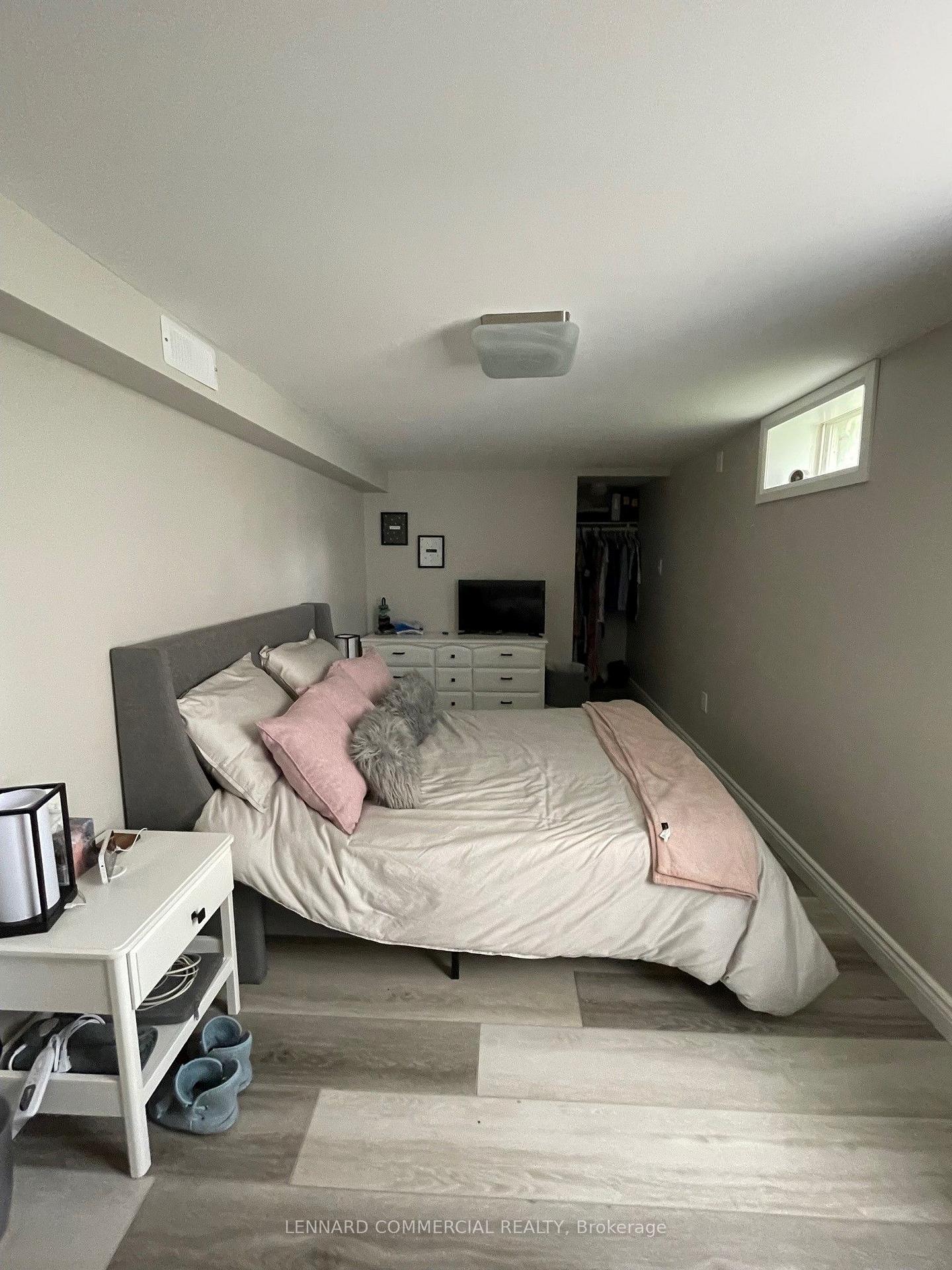 Photo 6 of 956 Lemar Road, Newmarket, Gorham-College Manor — HOMEH