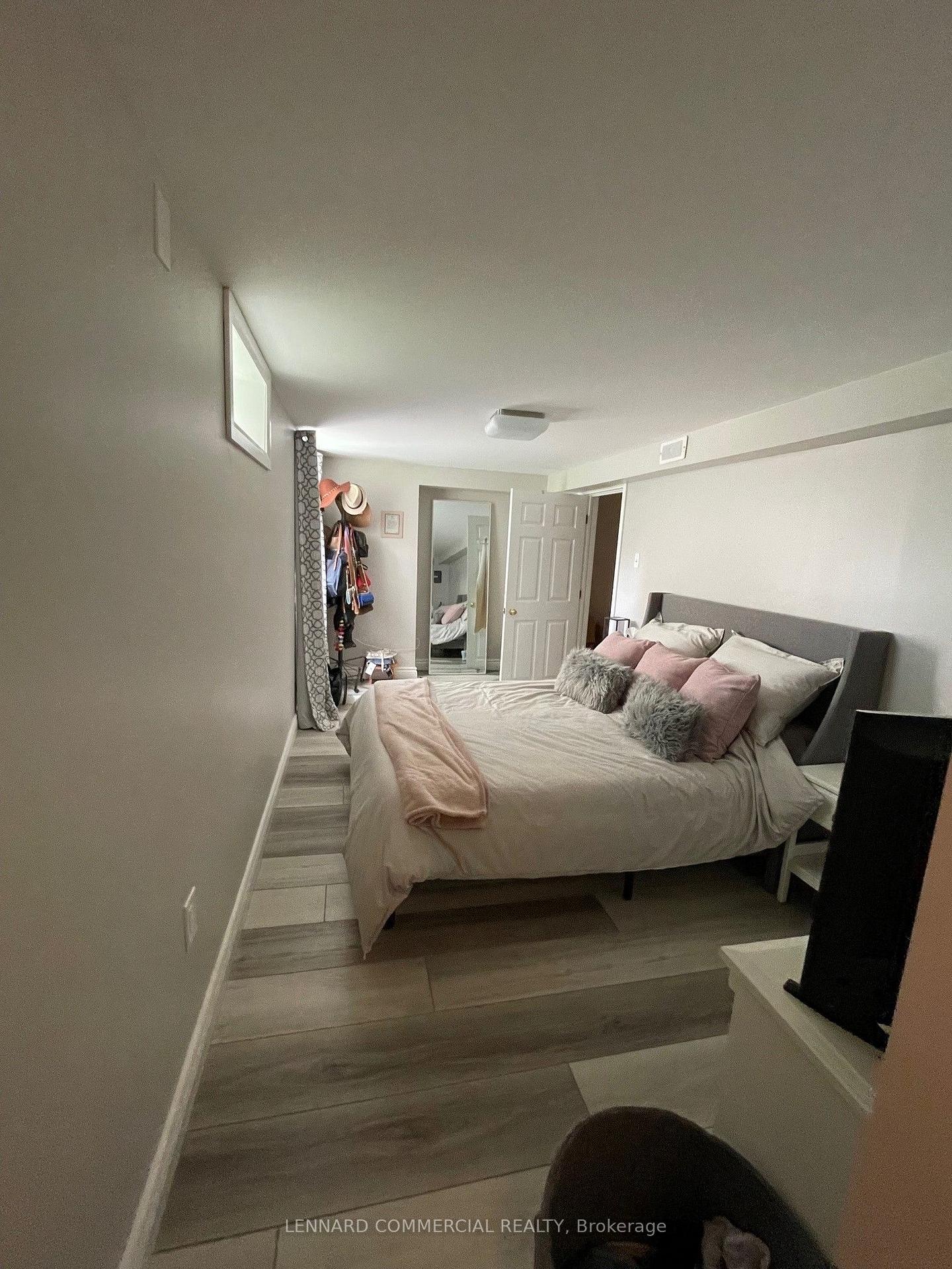 Photo 8 of 956 Lemar Road, Newmarket, Gorham-College Manor — HOMEH