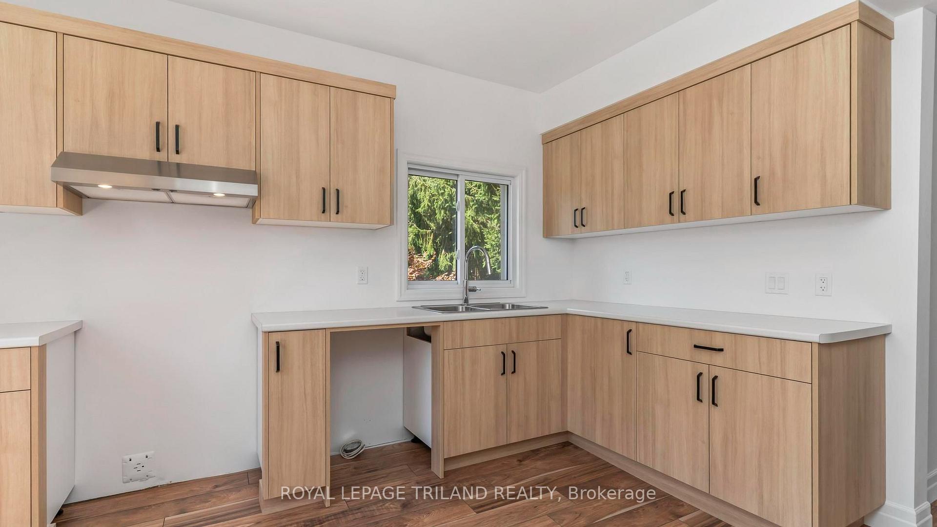 Photo 16 of 114 Fairview Avenue, St. Thomas — HOMEH