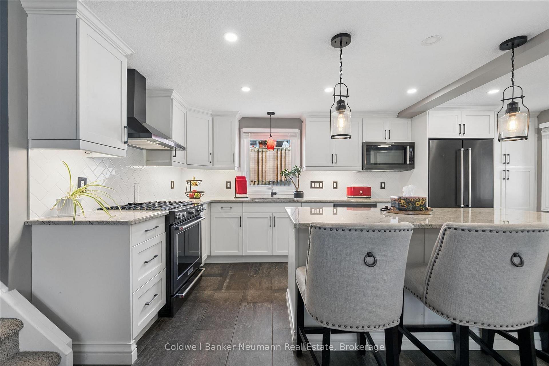 Photo 5 of 81 Candlewood Drive, Guelph, Willow West/Sugarbush/West Acres — HOMEH