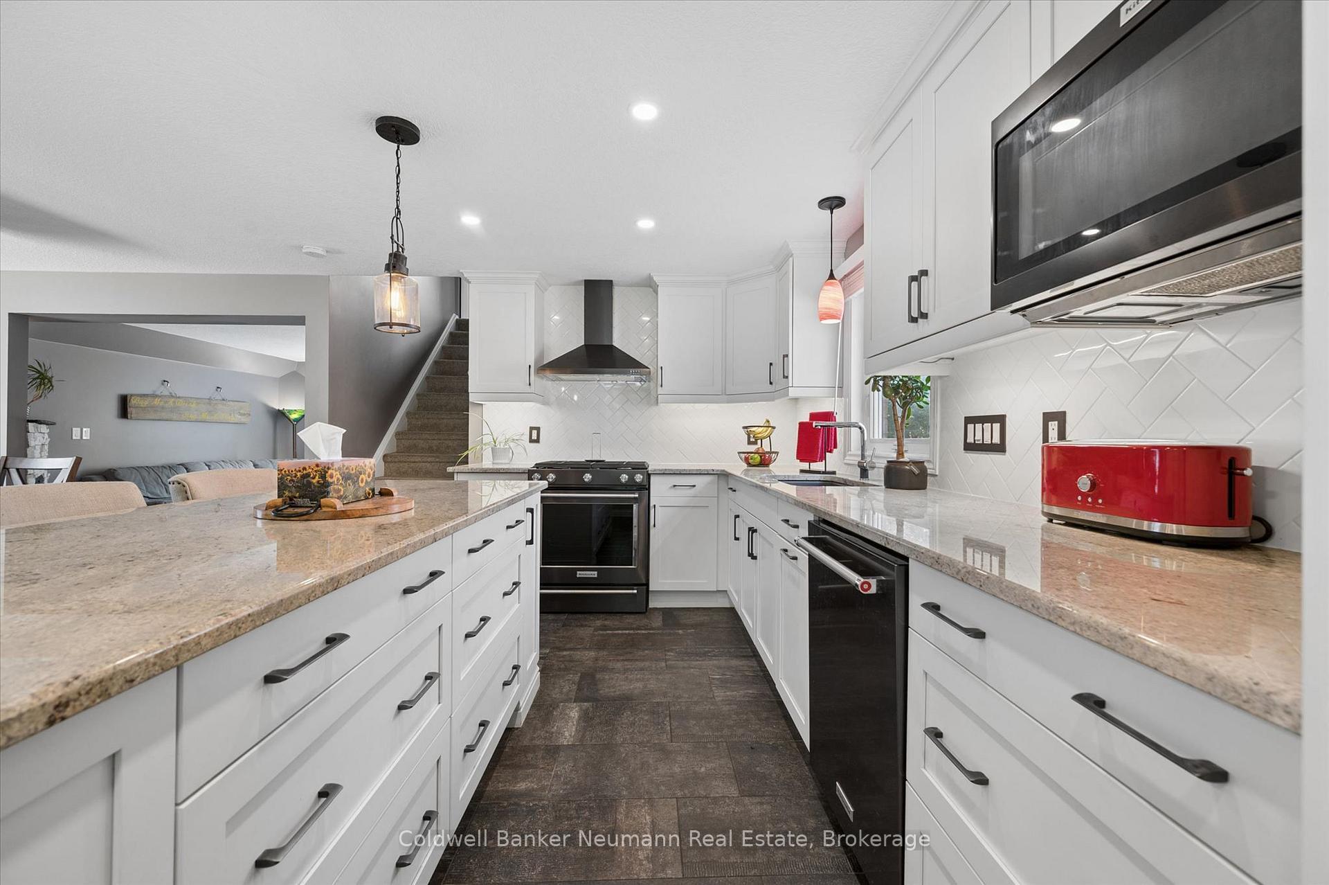 Photo 6 of 81 Candlewood Drive, Guelph, Willow West/Sugarbush/West Acres — HOMEH