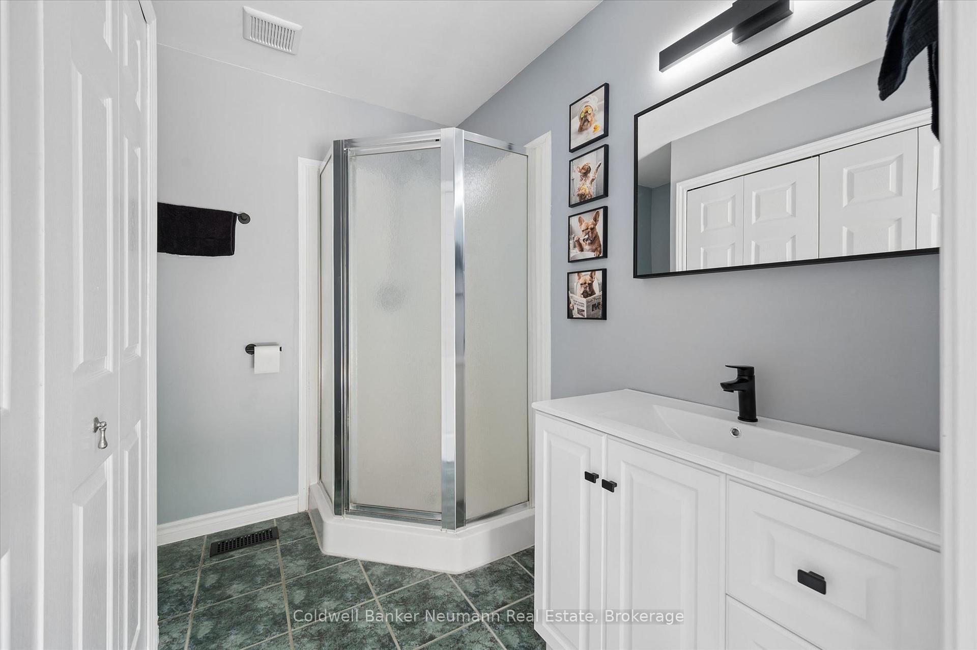 Photo 11 of 81 Candlewood Drive, Guelph, Willow West/Sugarbush/West Acres — HOMEH
