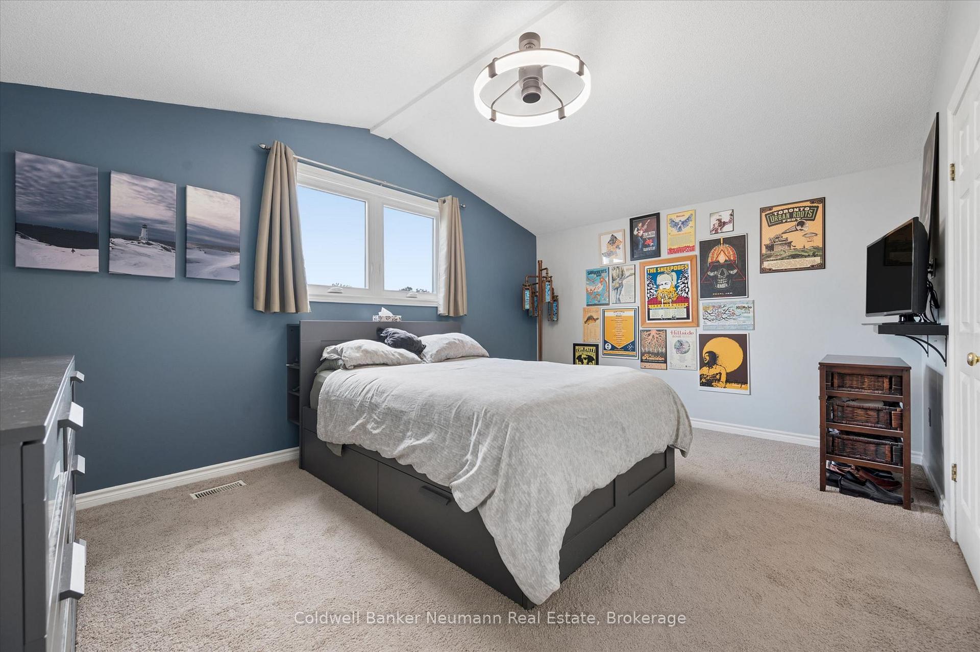 Photo 12 of 81 Candlewood Drive, Guelph, Willow West/Sugarbush/West Acres — HOMEH