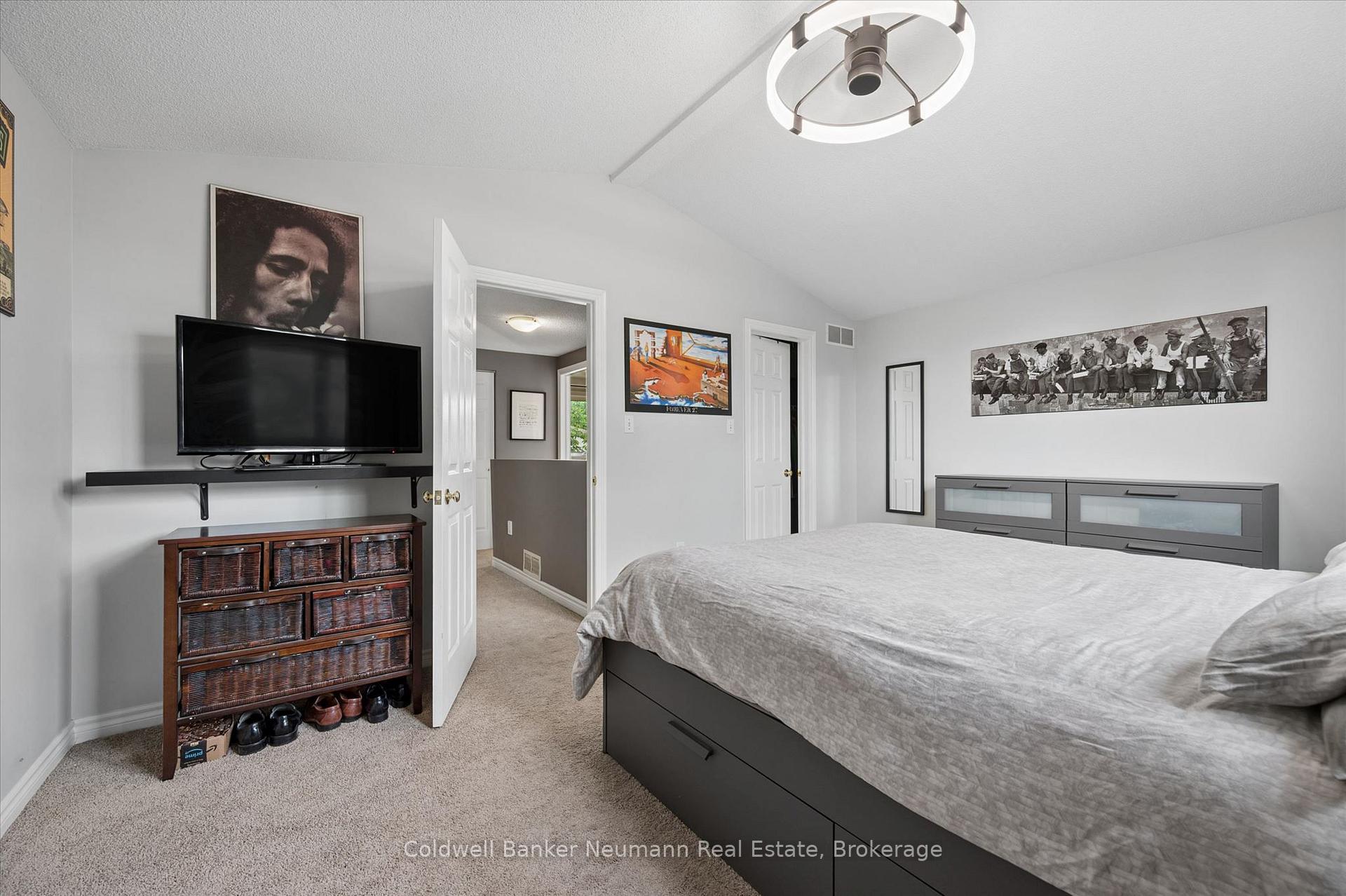Photo 13 of 81 Candlewood Drive, Guelph, Willow West/Sugarbush/West Acres — HOMEH