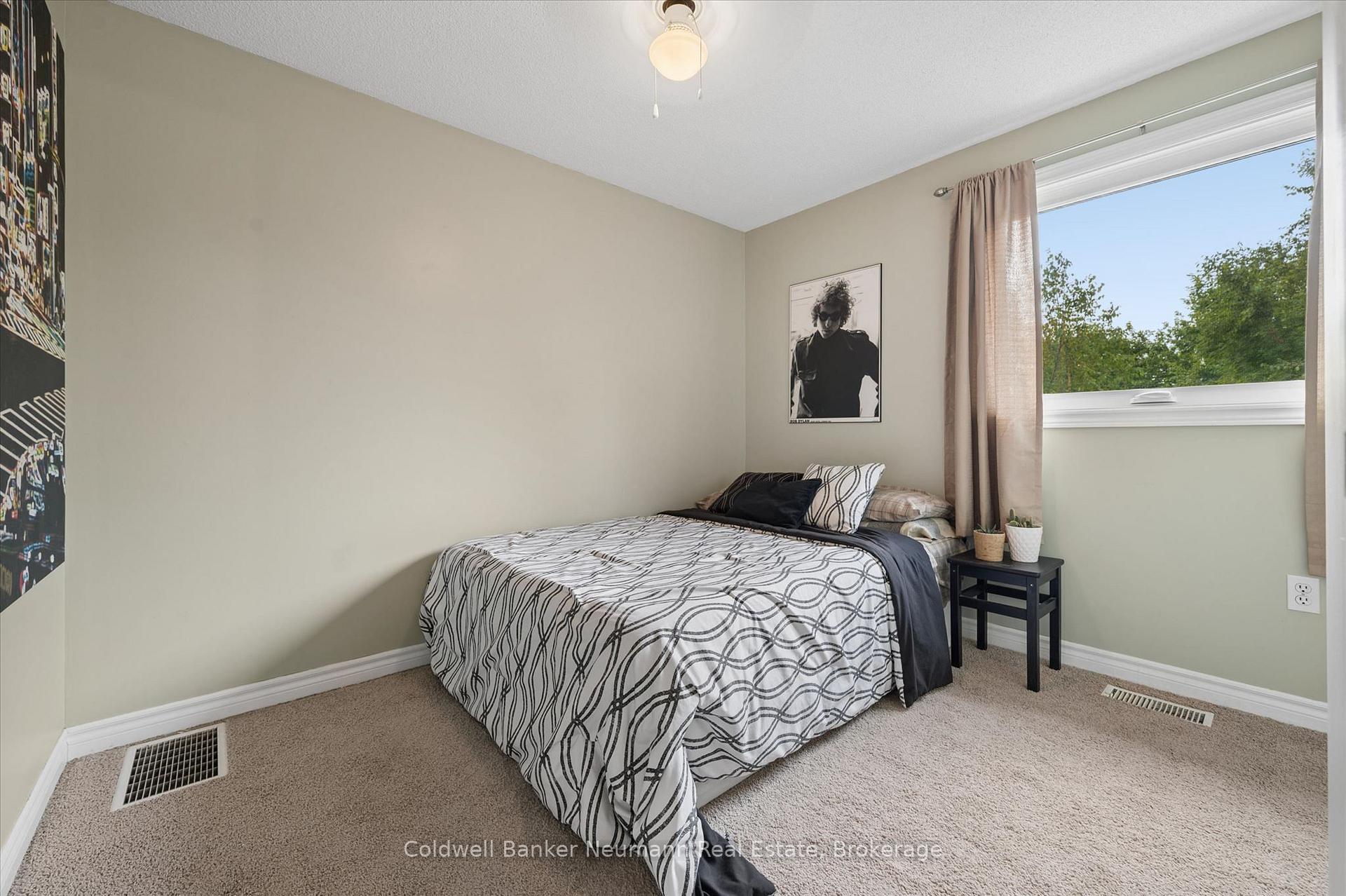 Photo 14 of 81 Candlewood Drive, Guelph, Willow West/Sugarbush/West Acres — HOMEH