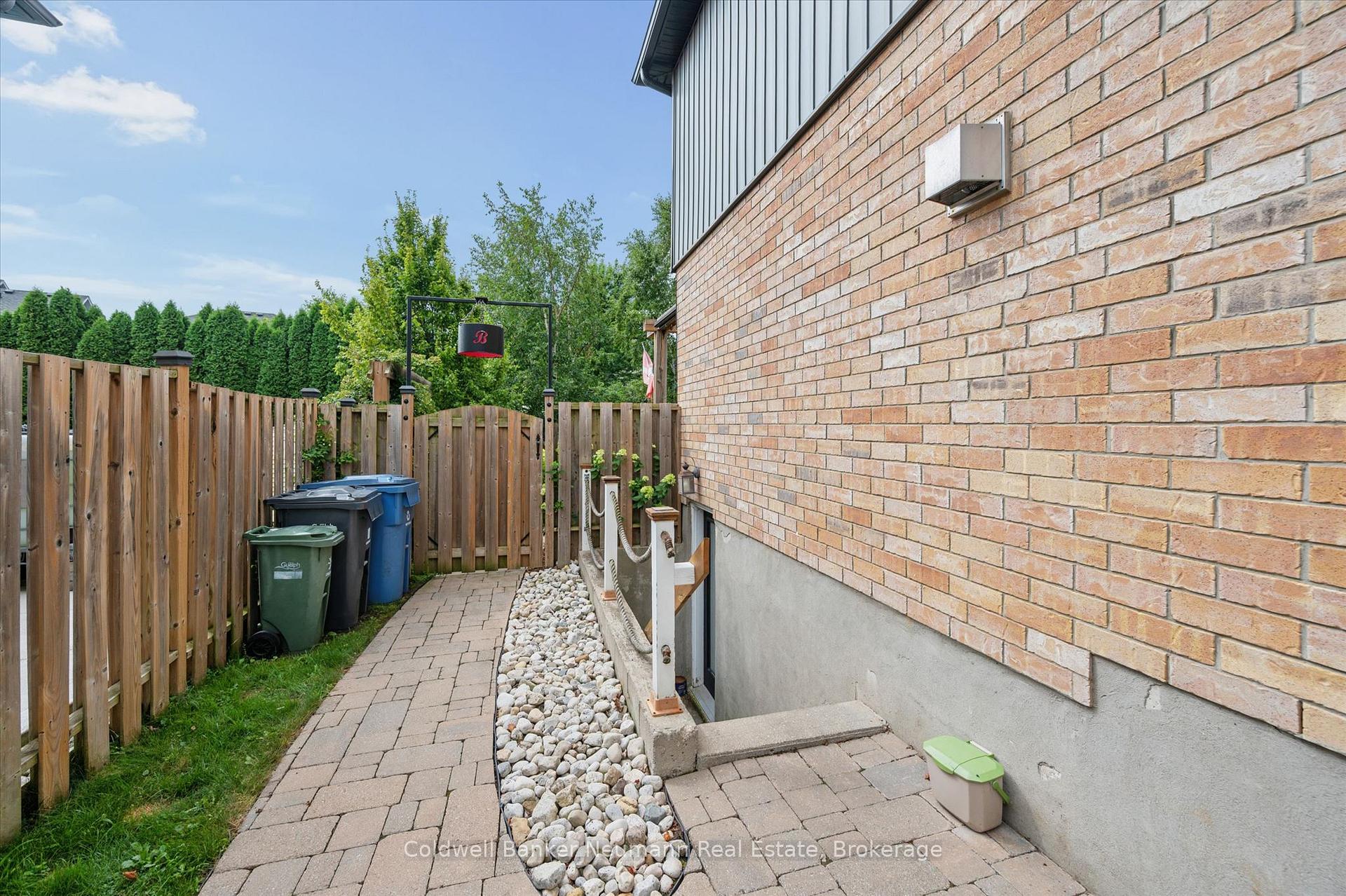Photo 23 of 81 Candlewood Drive, Guelph, Willow West/Sugarbush/West Acres — HOMEH