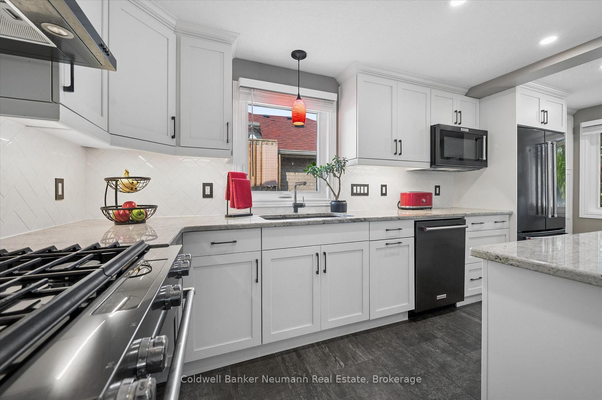Photo 32 of 81 Candlewood Drive, Guelph, Willow West/Sugarbush/West Acres — HOMEH