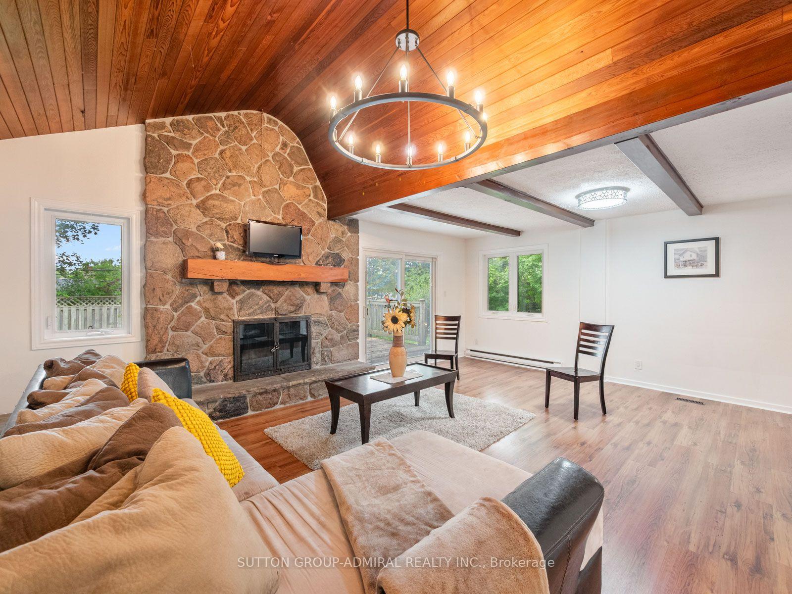 Photo 5 of 261 Carol Avenue, Newmarket, Central Newmarket — HOMEH