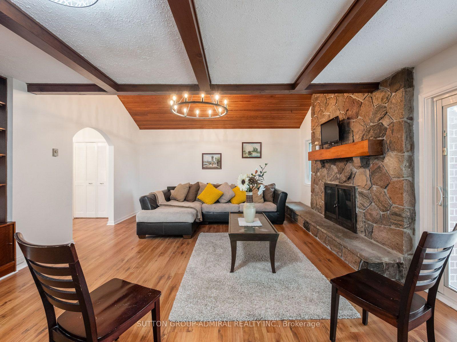 Photo 7 of 261 Carol Avenue, Newmarket, Central Newmarket — HOMEH